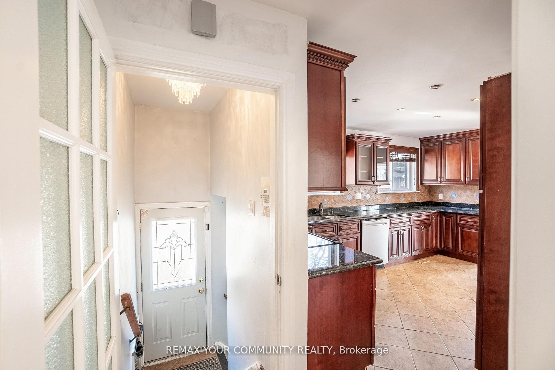 32 Marbury Crescent photo 9