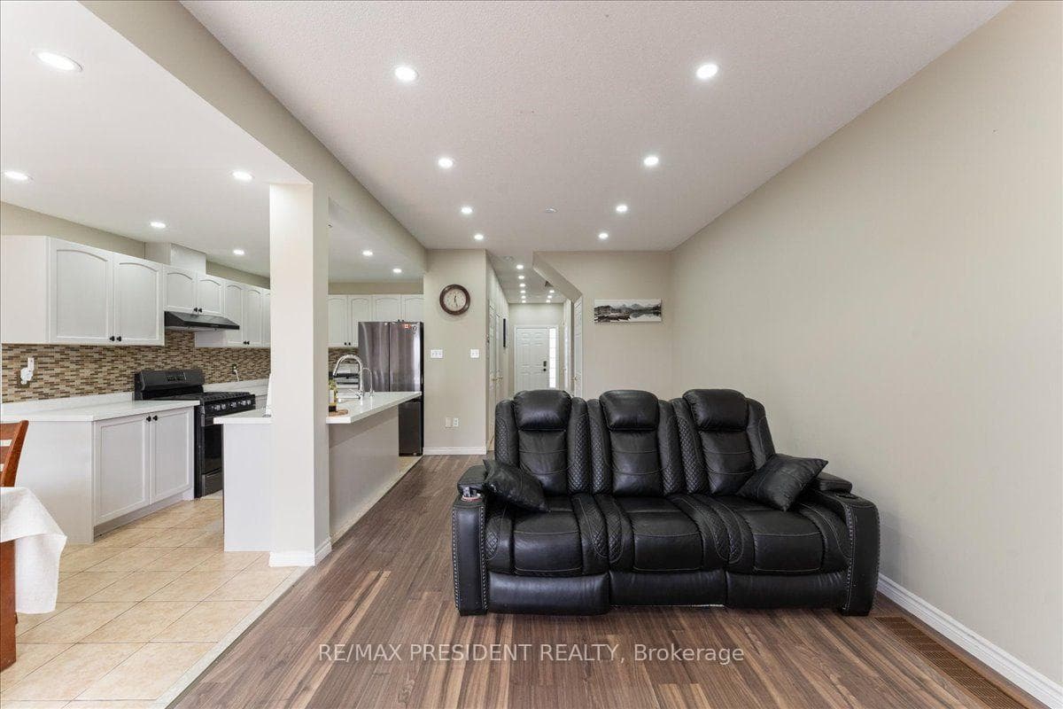 285 Southbrook Drive photo 18