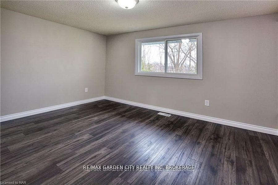49 Bendingroad Crescent Unit -MAIN UNIT (2 FLOORS) photo 7