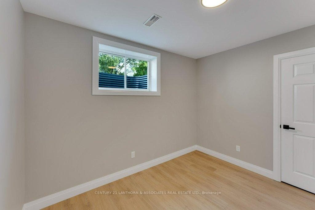 189 Sidney Street photo 23