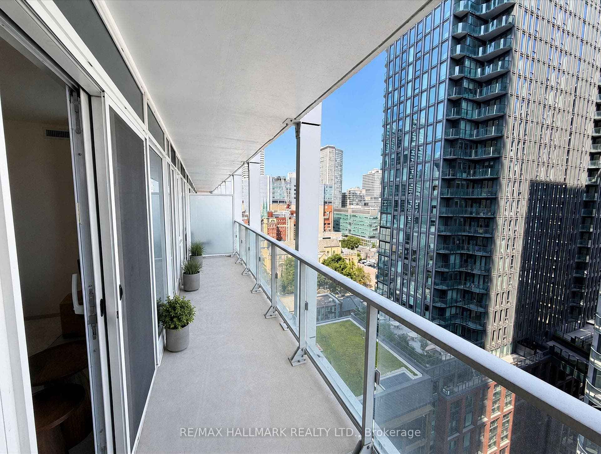 88 Queen Street Unit 1701 photo 17