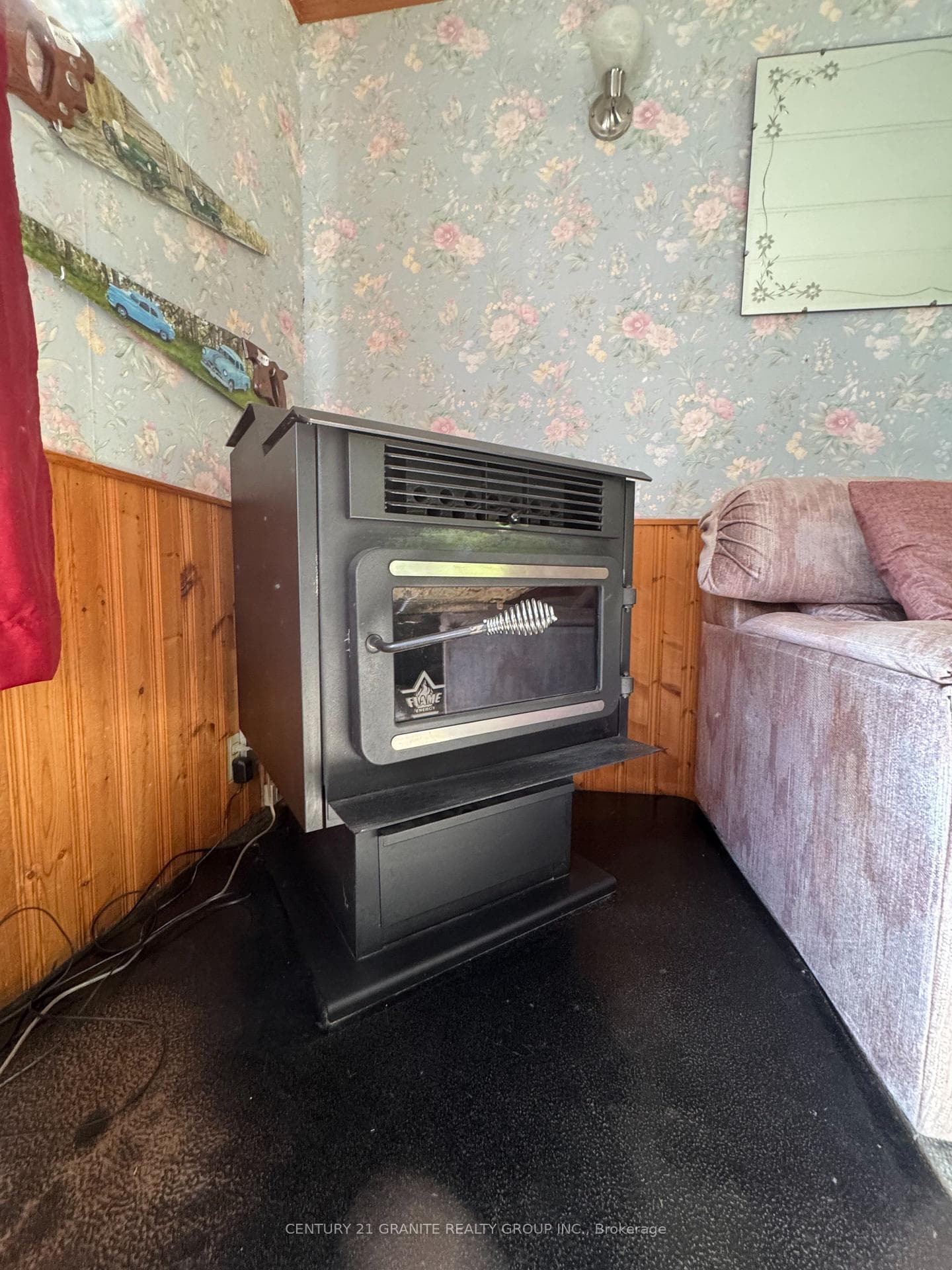 1641 Boulter Road photo 3