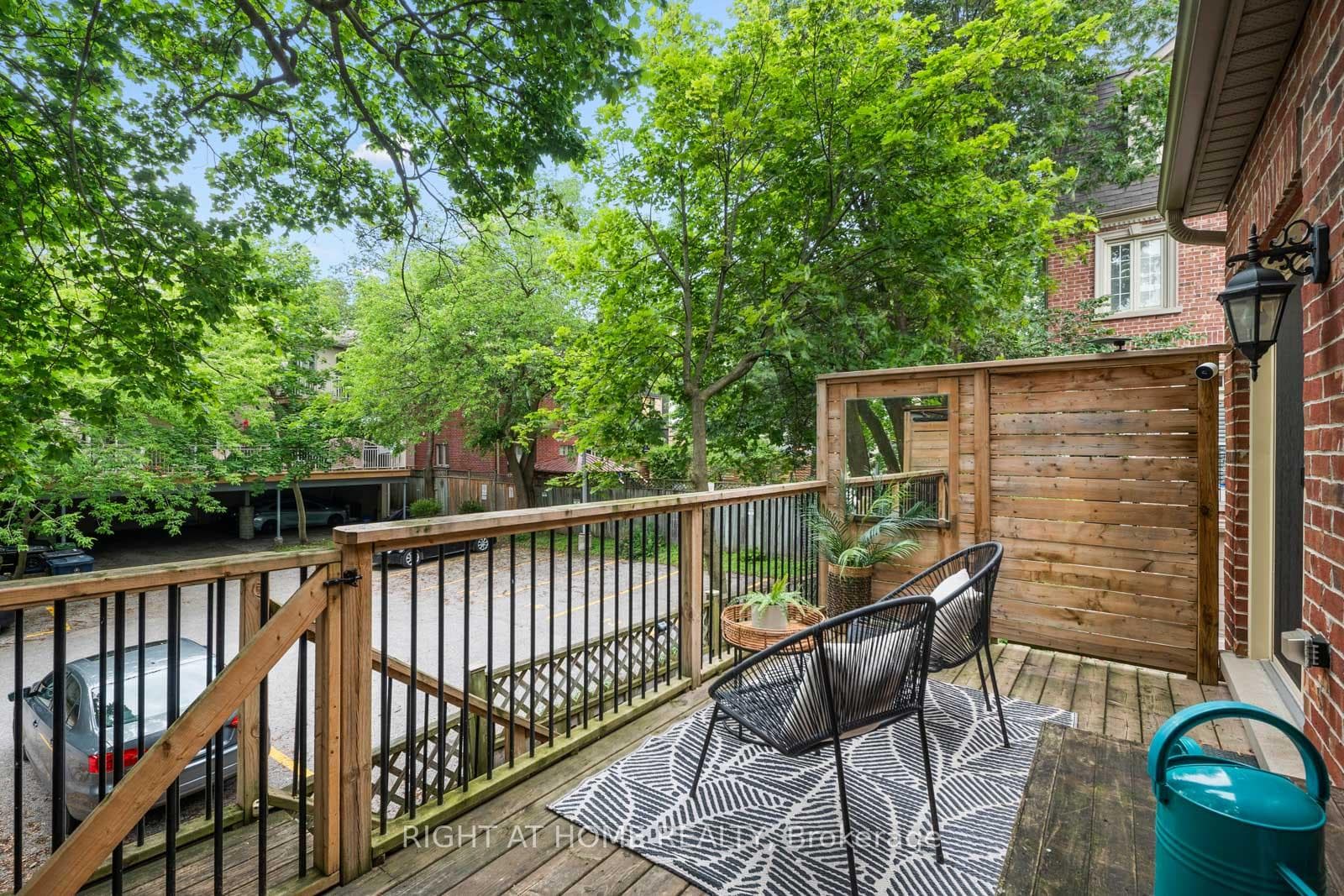 722F Kingston Road photo 31