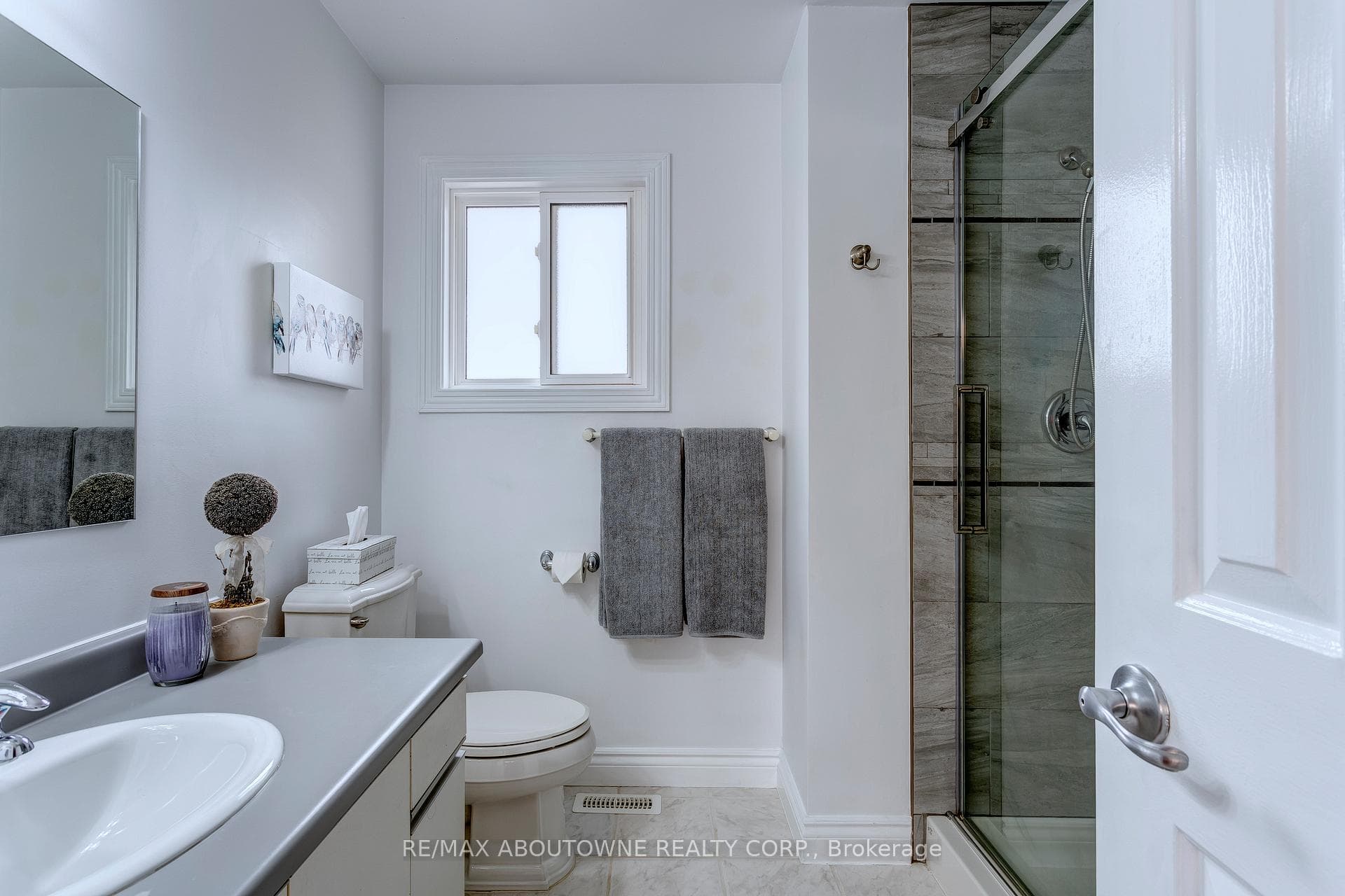 216 Nottingham Drive photo 20