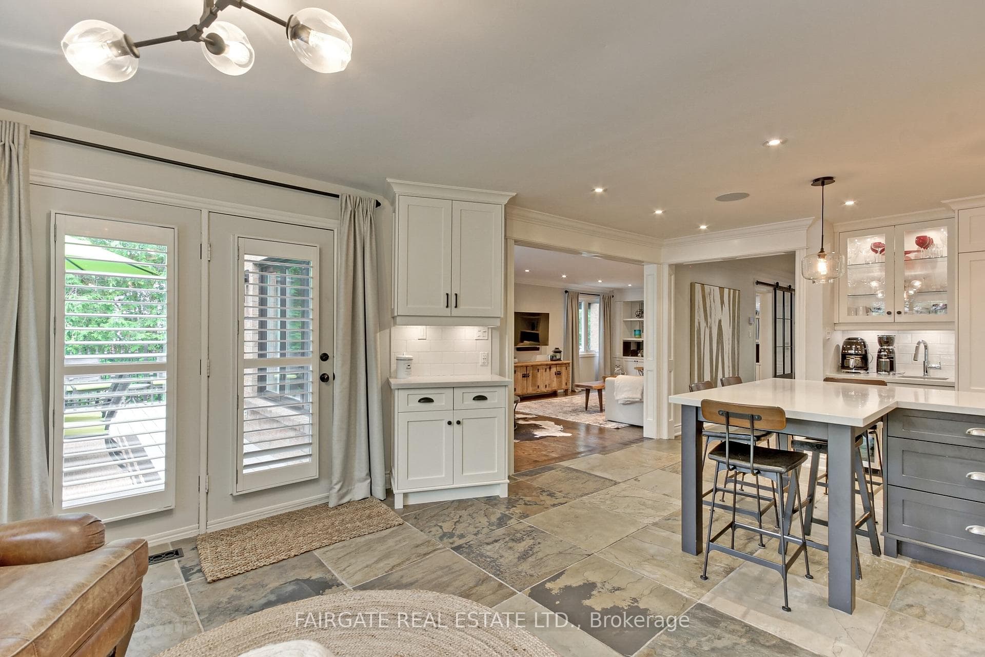 121 CHARLES Street photo 11