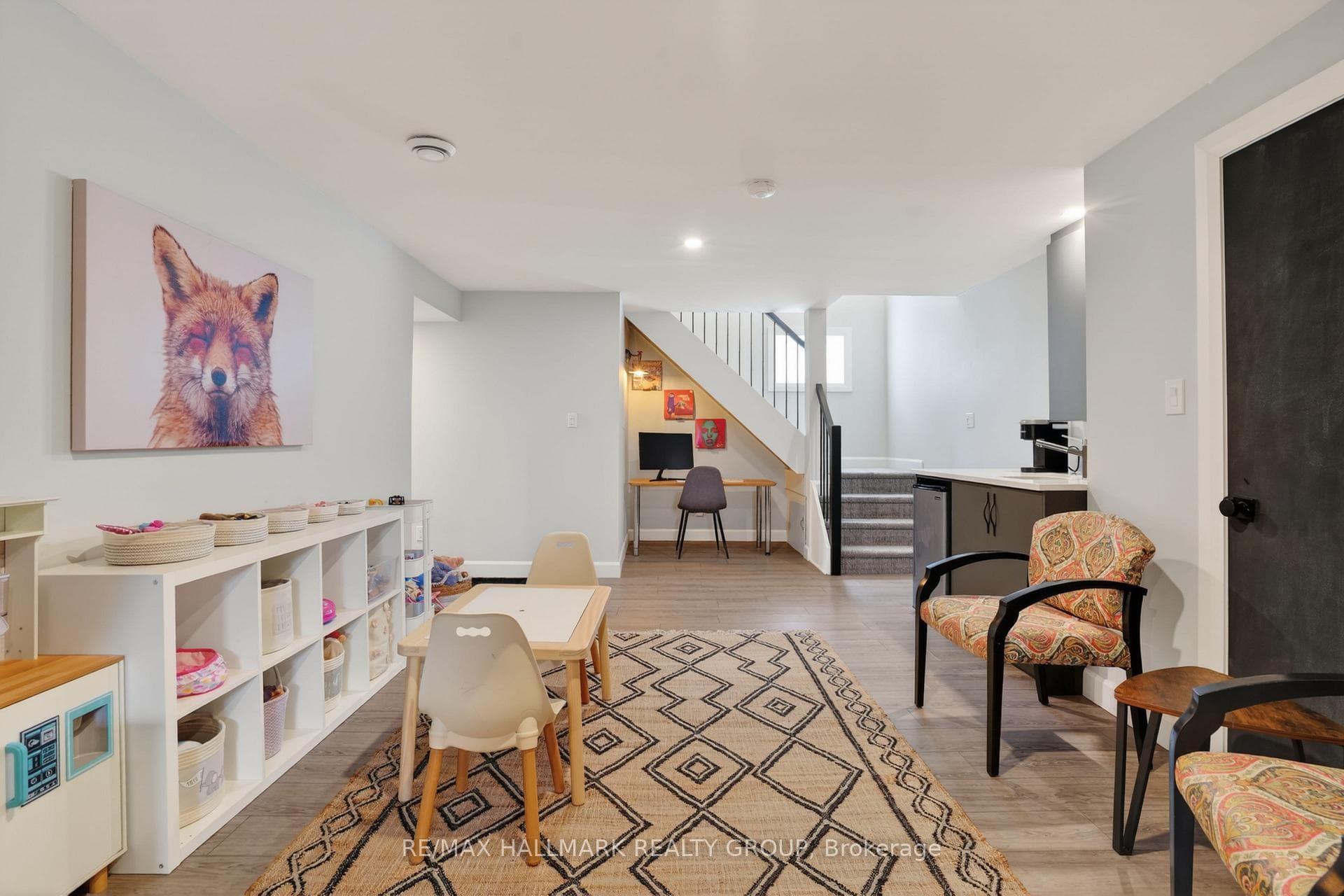 1583 MAXIME Street photo 21