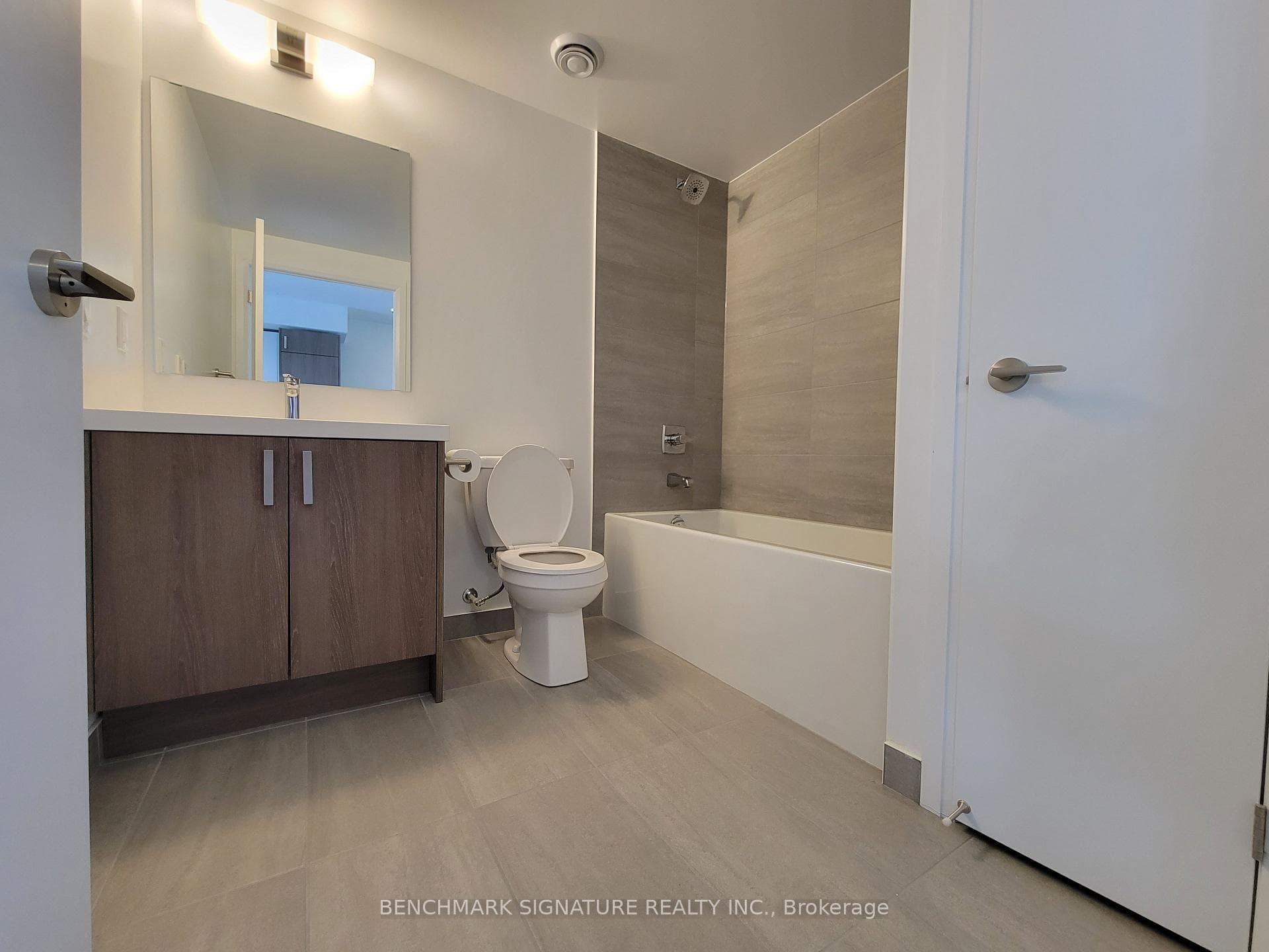 77 Mutual Street Unit 3211 photo 8