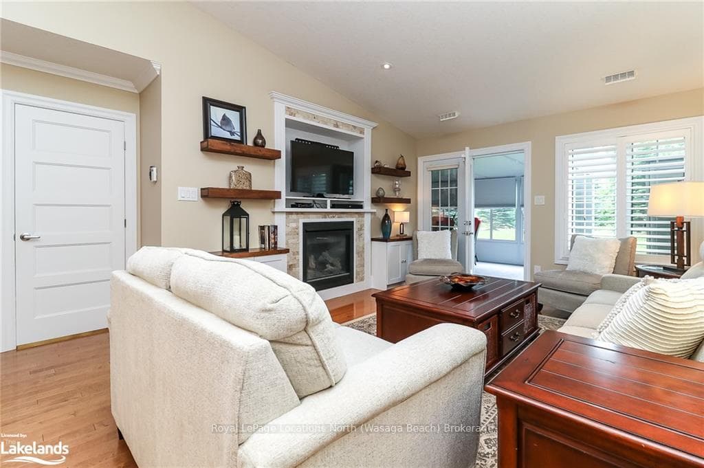 35 CHESTNUT Lane photo 26