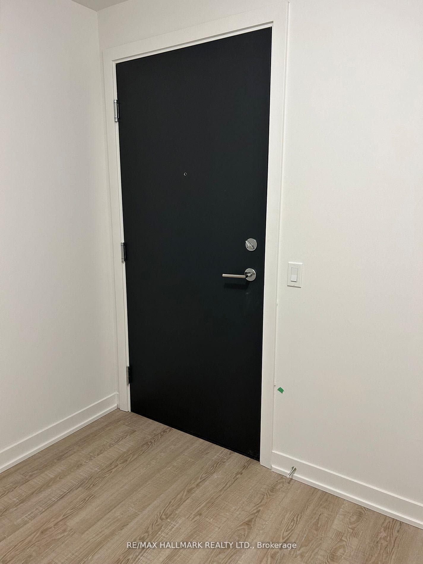 250 Lawrence Avenue Unit 312 photo 4