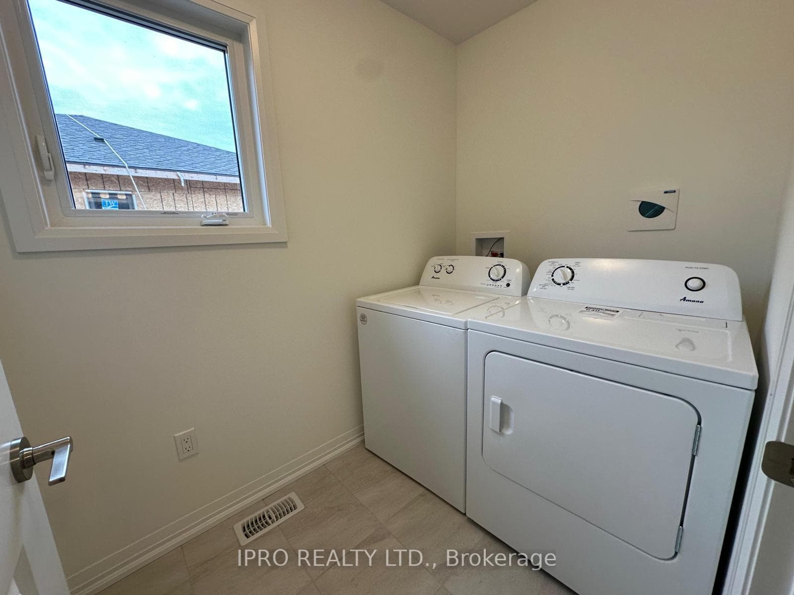 104 Acacia Road photo 14