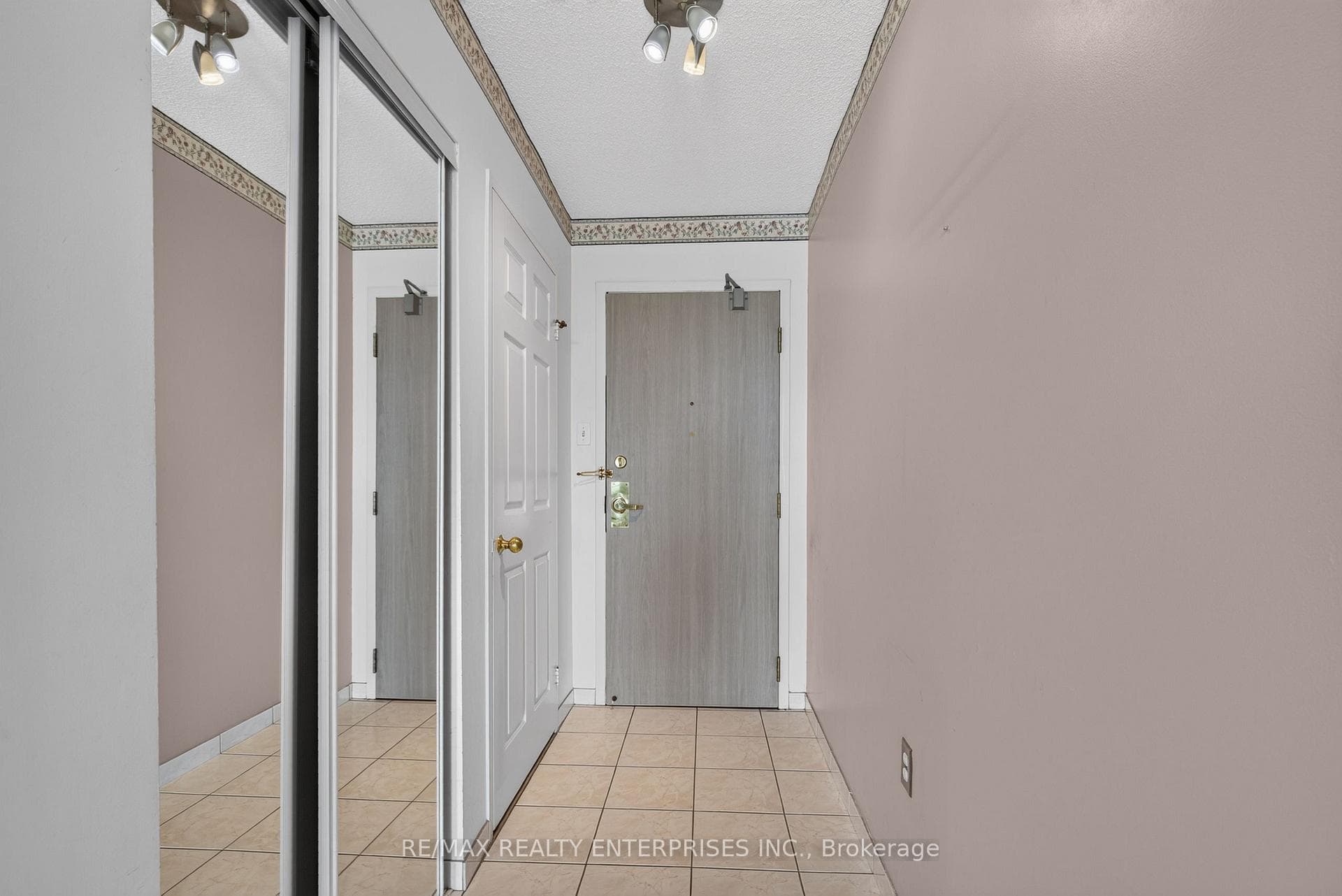 2177 Burnhamthorpe Road Unit 1412 photo 6
