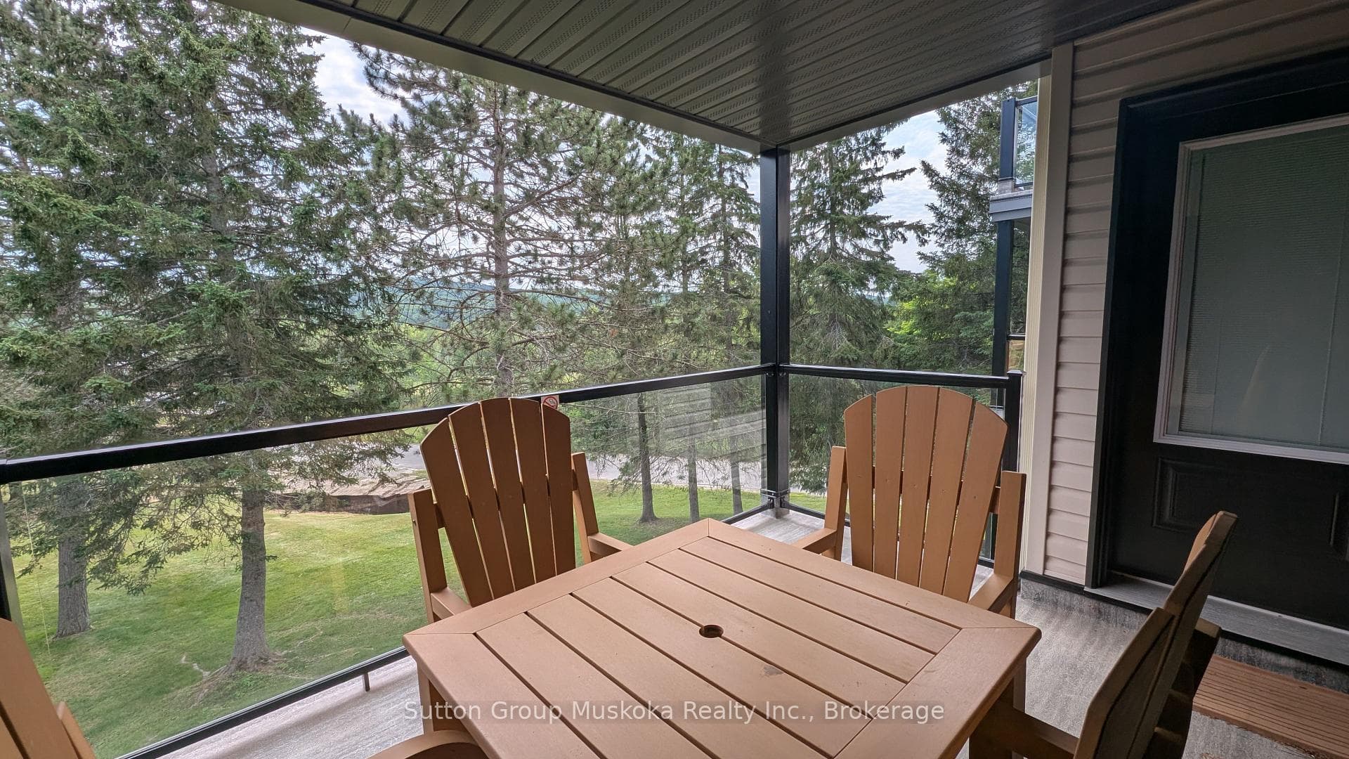 52-205 Deerhurst Drive photo 3