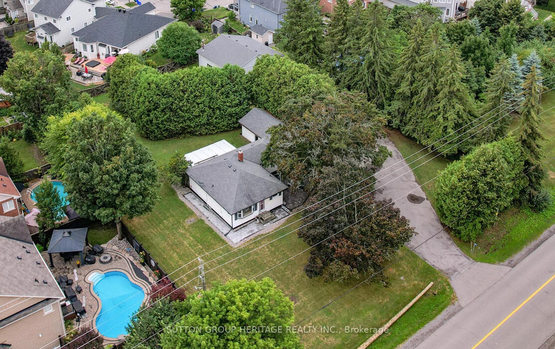 405 Columbus Road photo 2