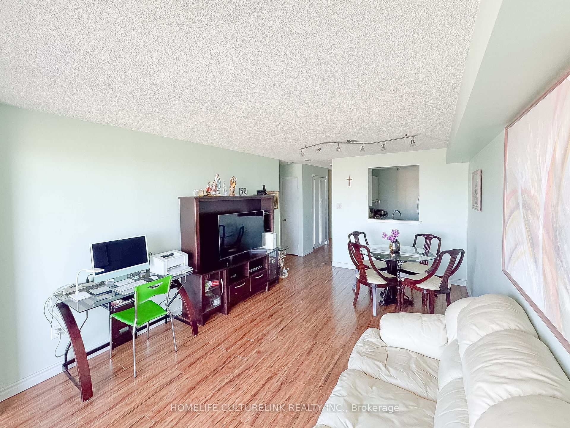 410 MCLEVIN Avenue Unit 1412 photo 13