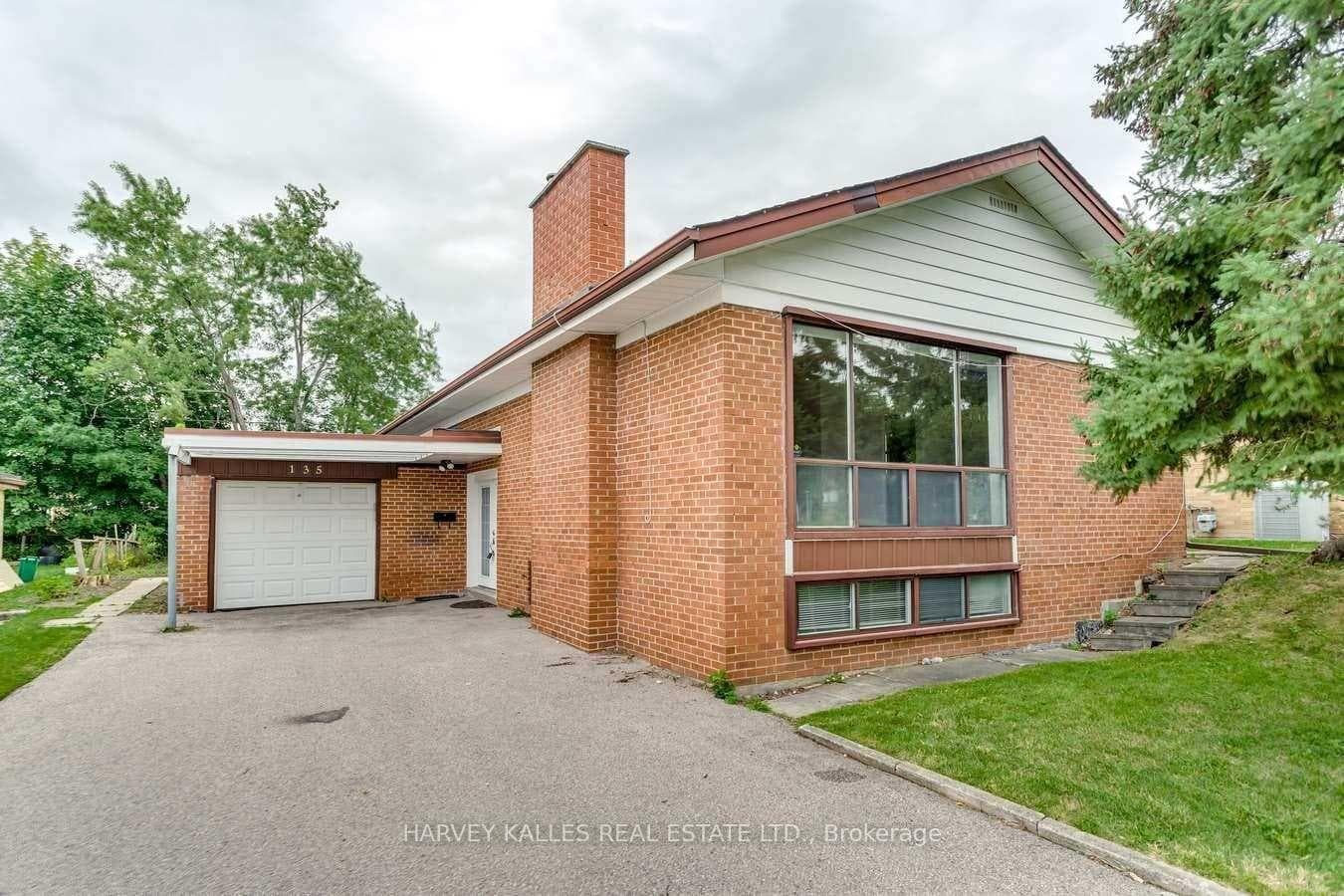 135 Combe Avenue photo 1