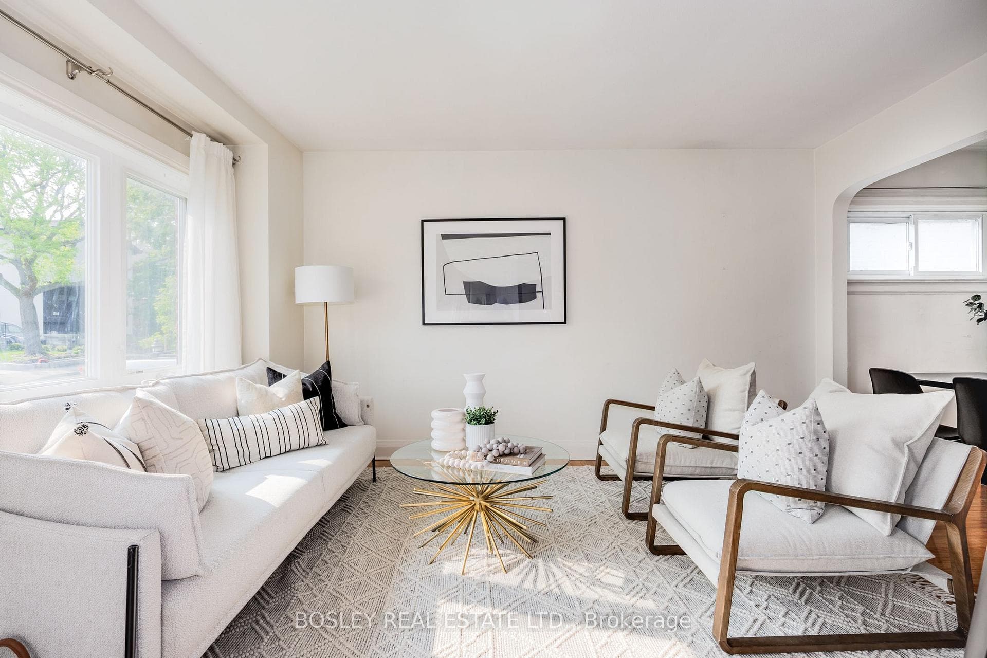 85 Manderley Drive photo 2