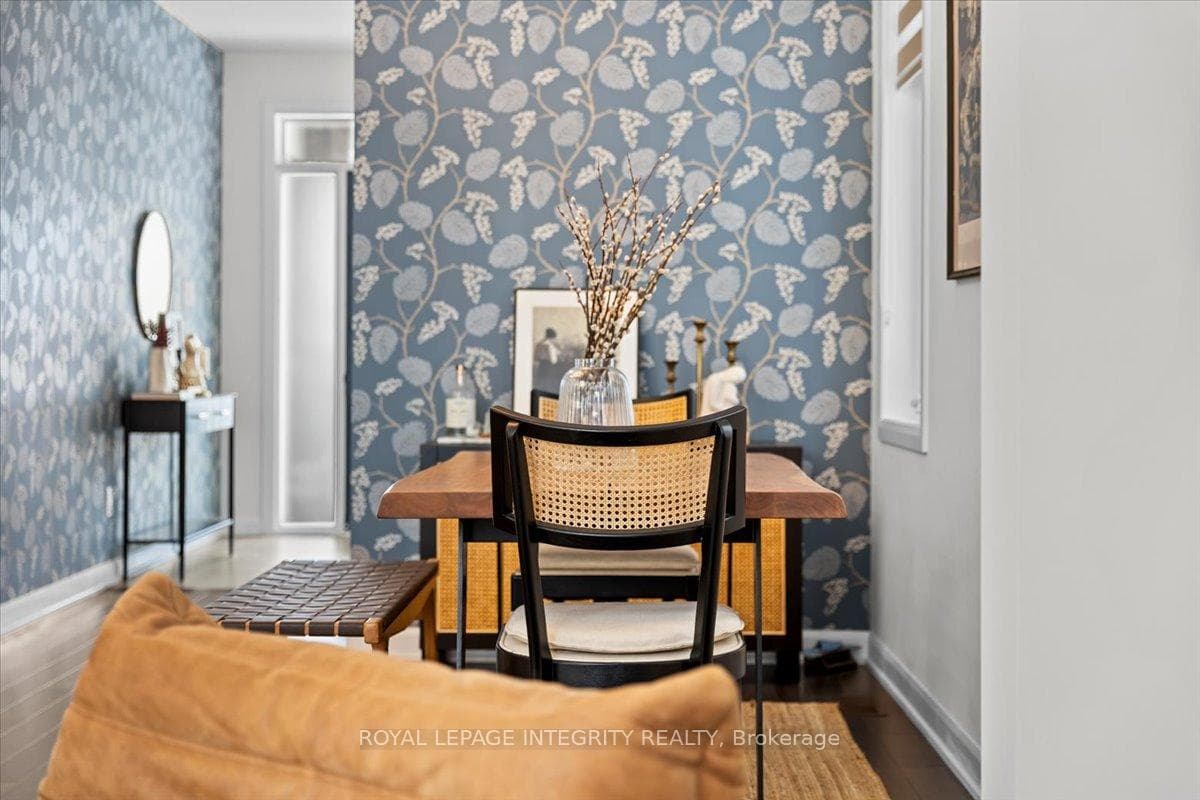 Premium wallpaper by Colefax & Fowler