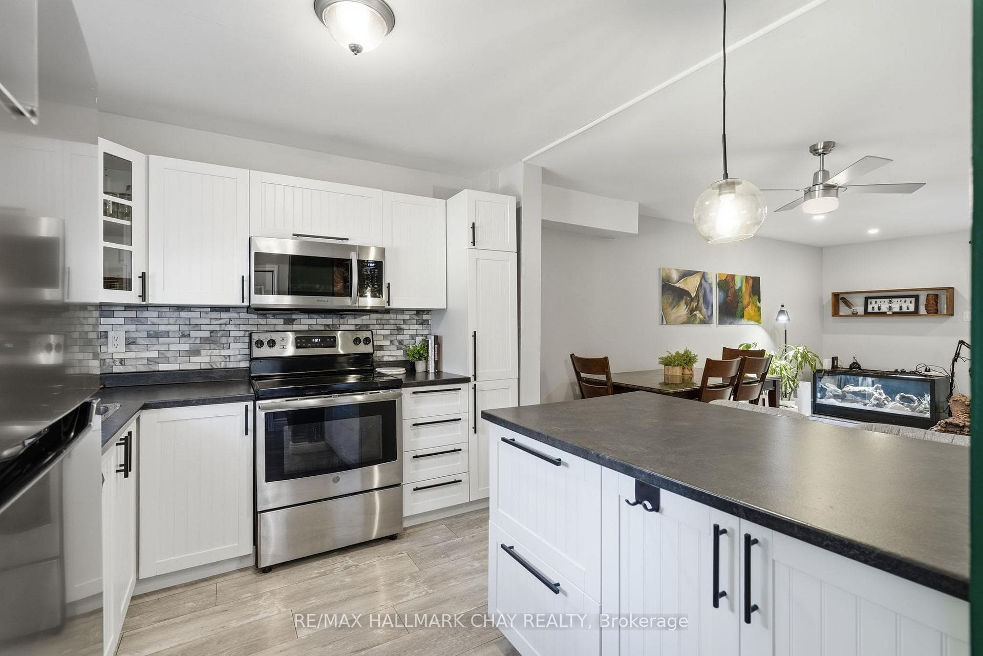 536 Tenth Street photo 5