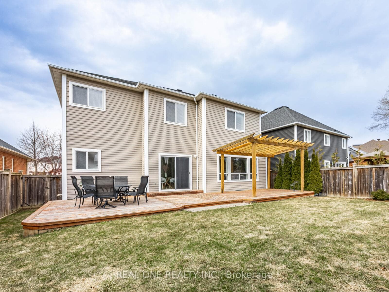 51 Hanson Crescent photo 42