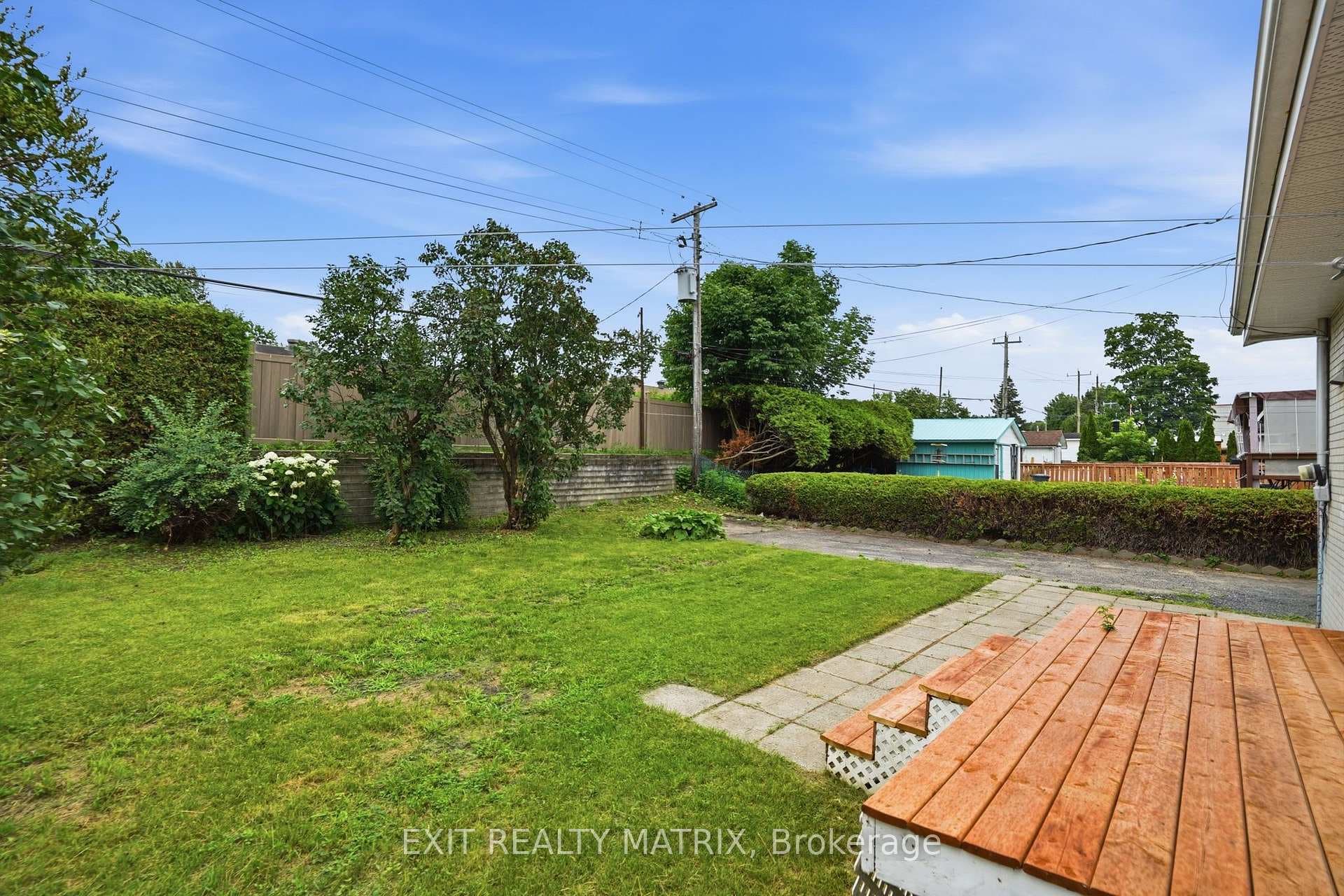 805 Cartier Boulevard photo 39
