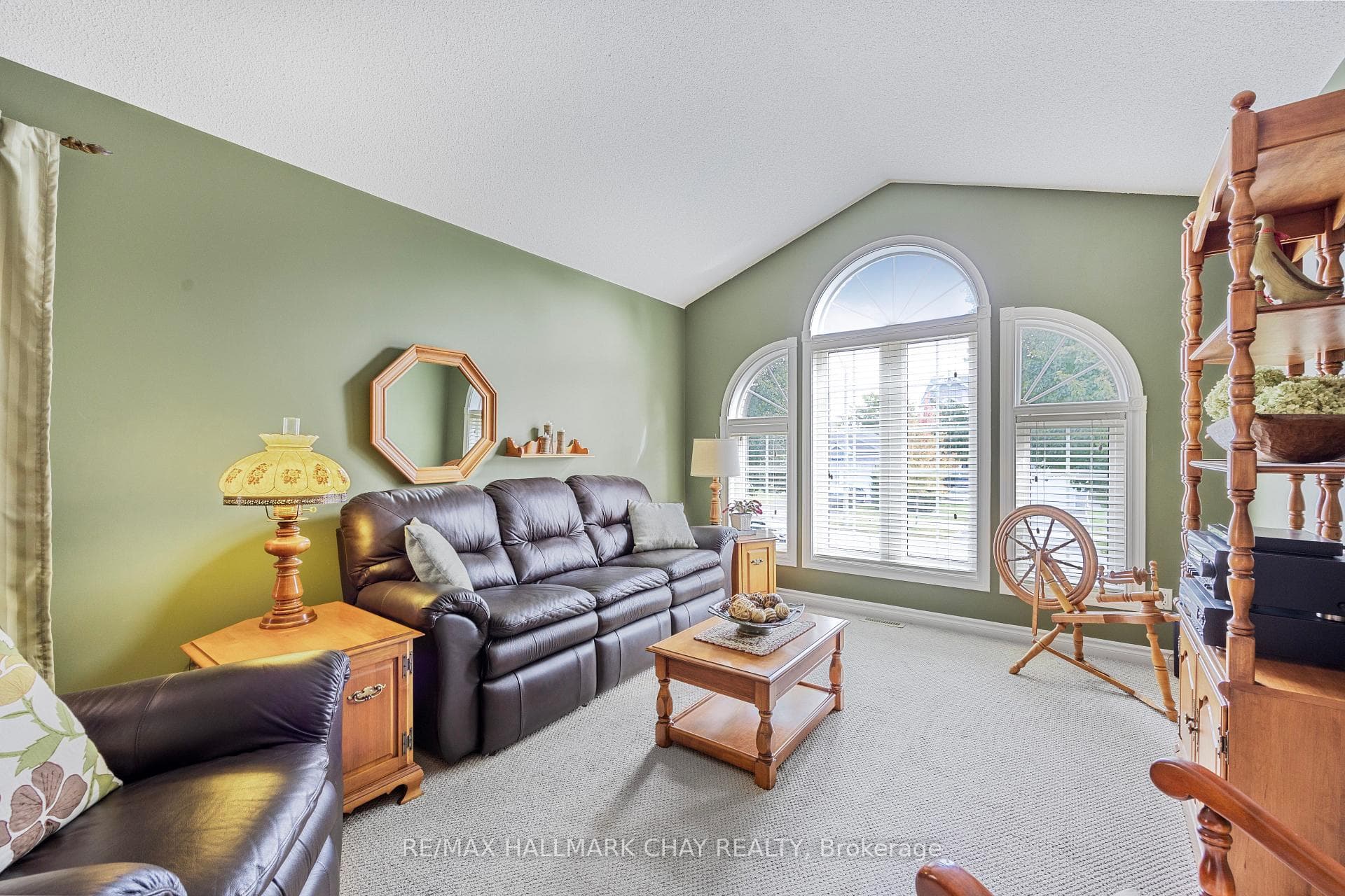 22 Huntington Drive photo 5