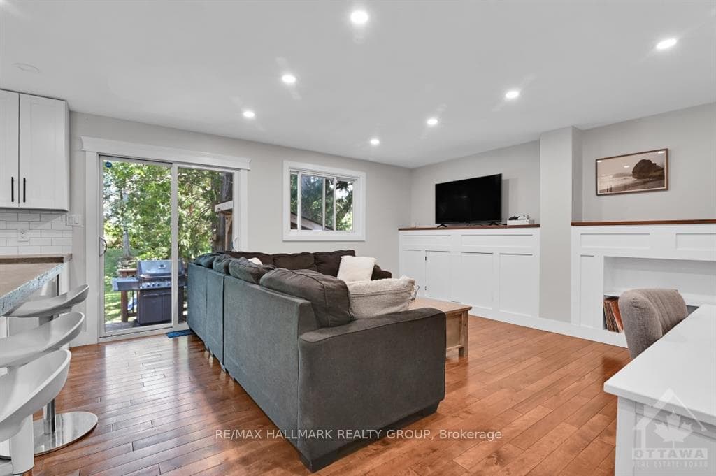 72 GLAMORGAN Drive photo 8