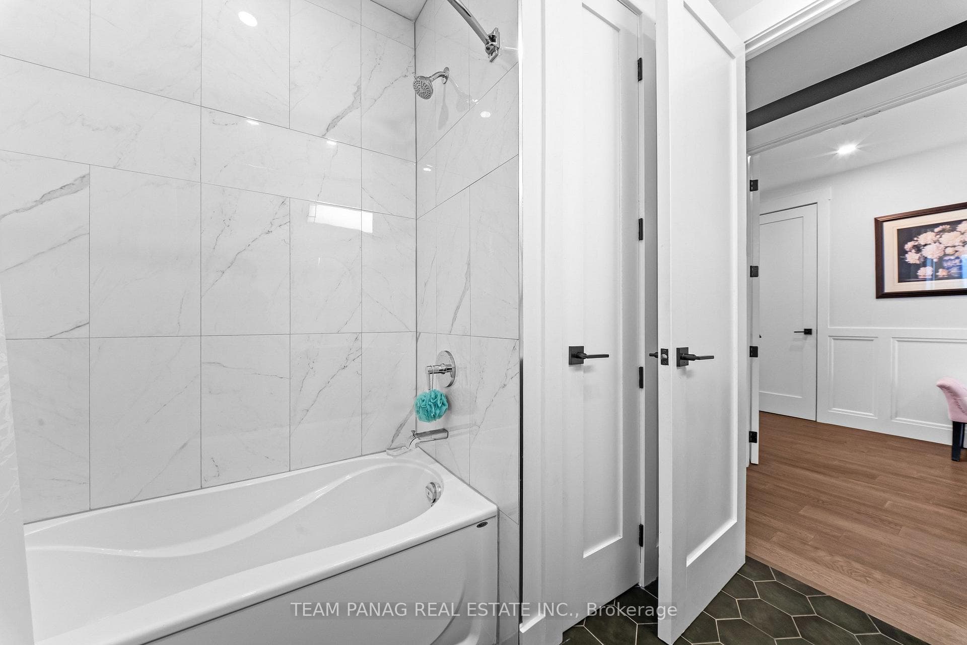 646 West 5th Street photo 25
