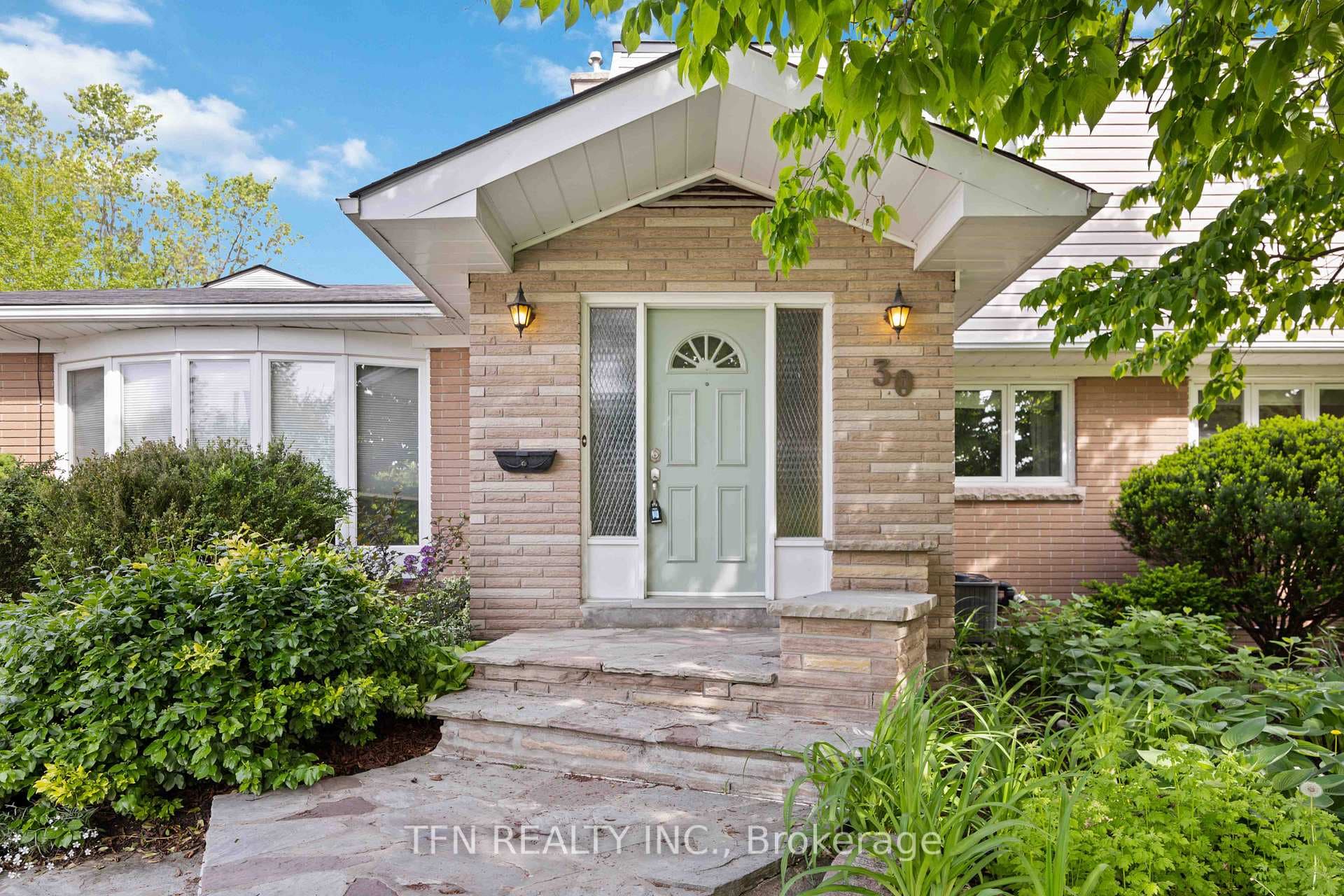 30 Honeybourne Crescent photo 2