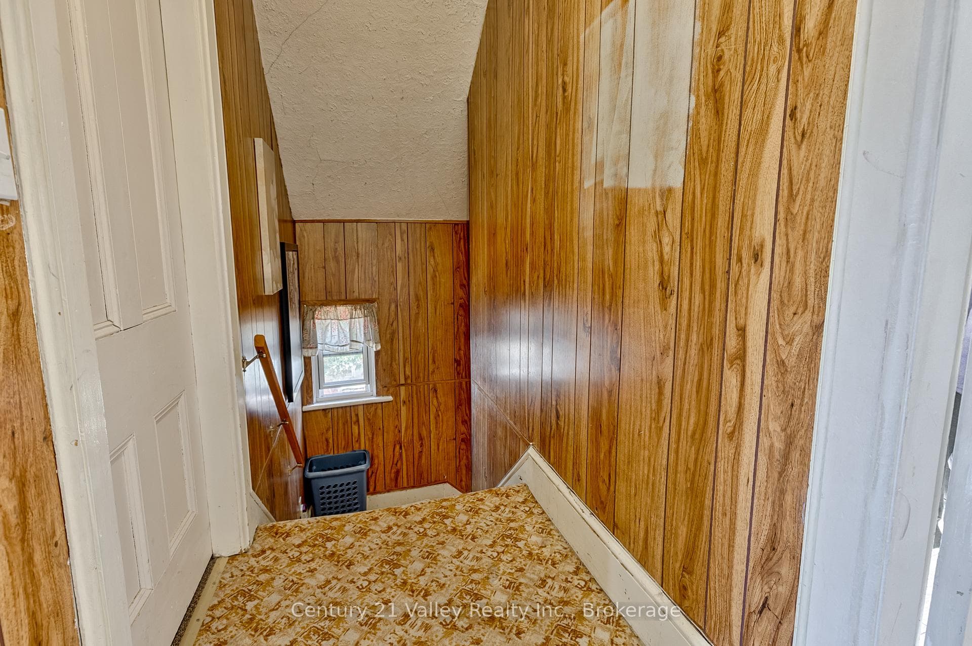 442 Moffat Street photo 27