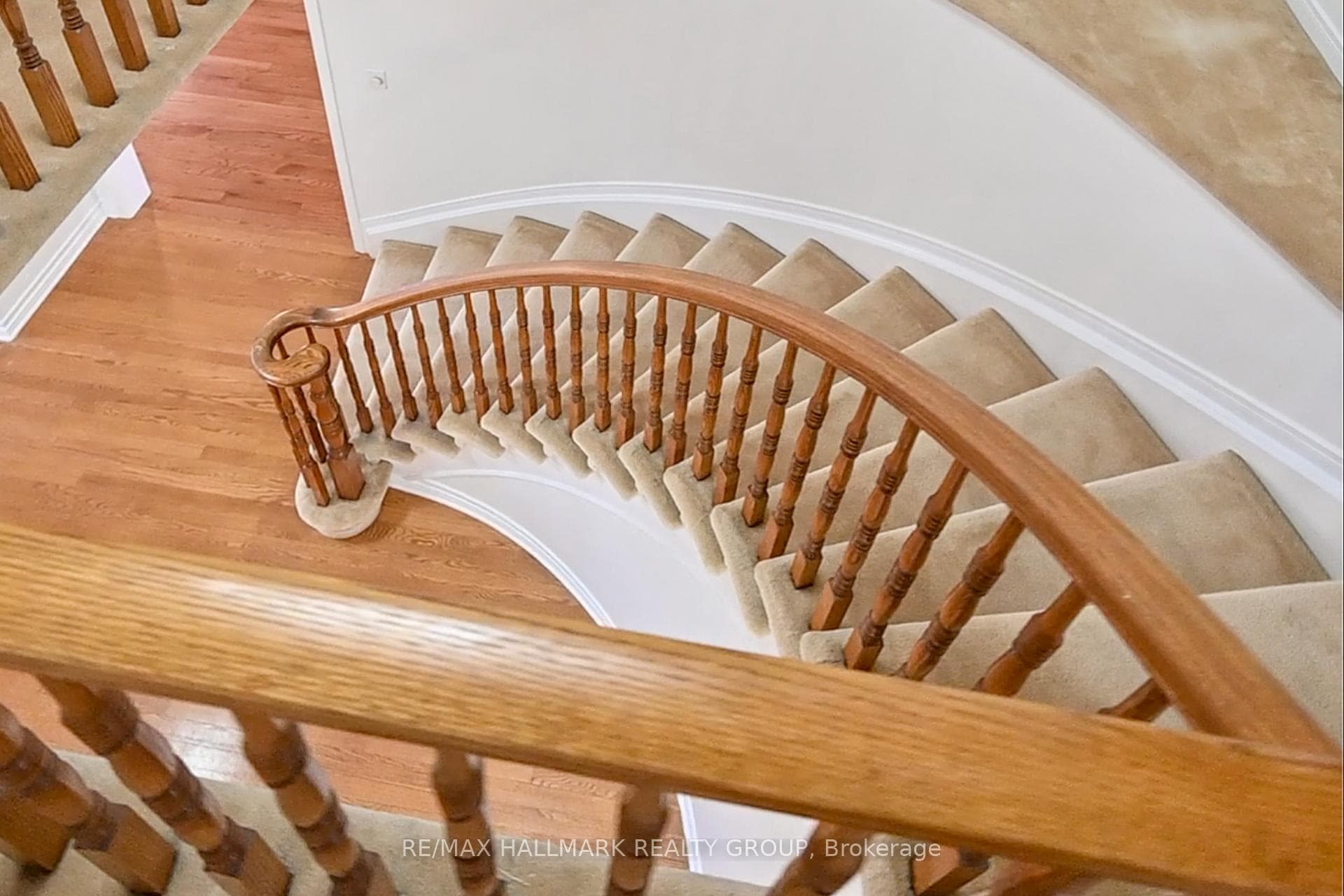 1401 MONTRESOR Way photo 36