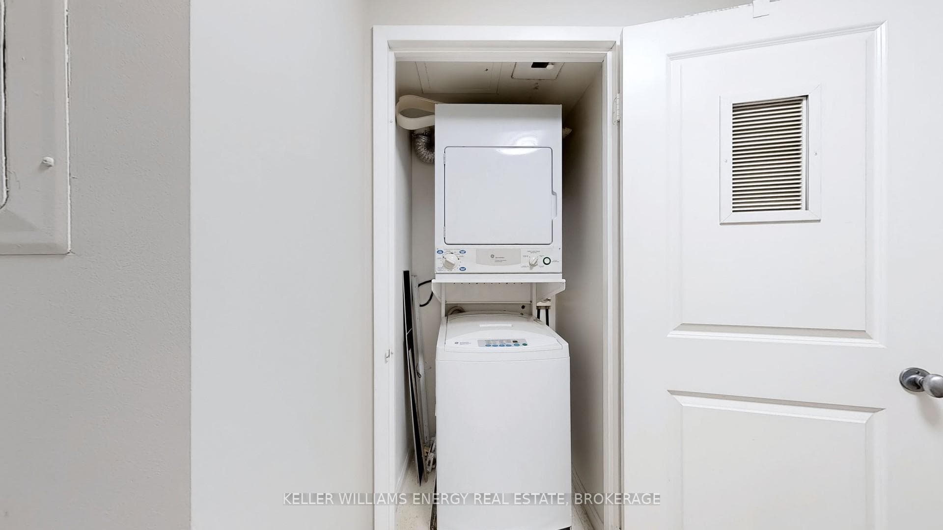 11 St Joseph Street Unit 1401 photo 21