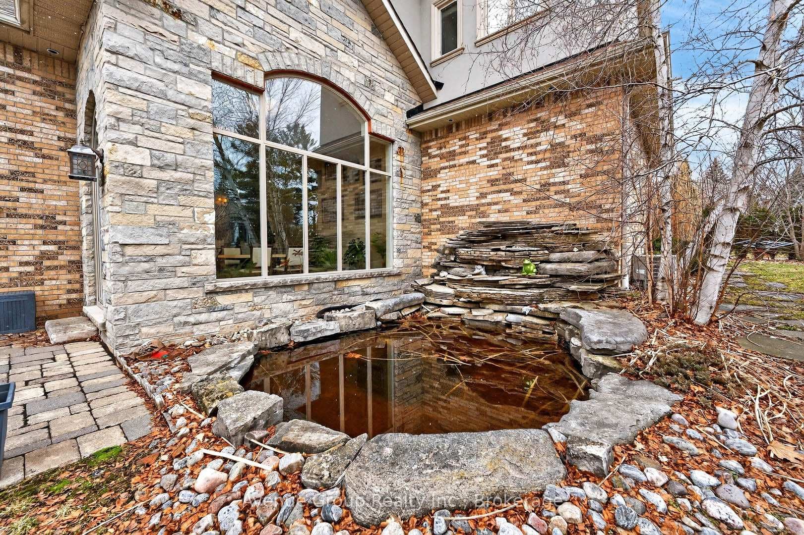 7 Longview Crescent photo 41