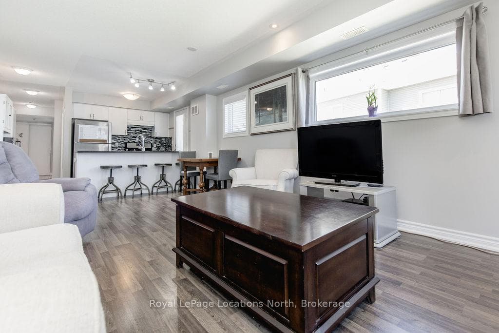 5 Anchorage Crescent Unit 201 photo 27