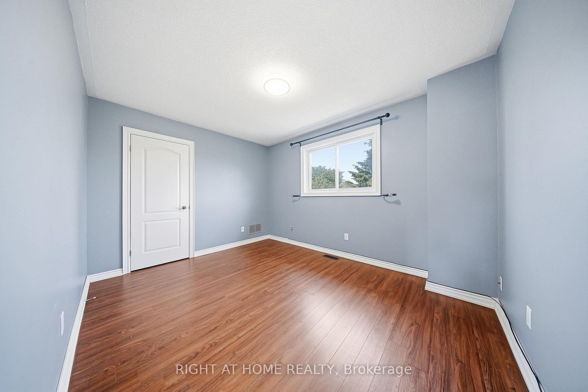 29 Sunforest Drive photo 38