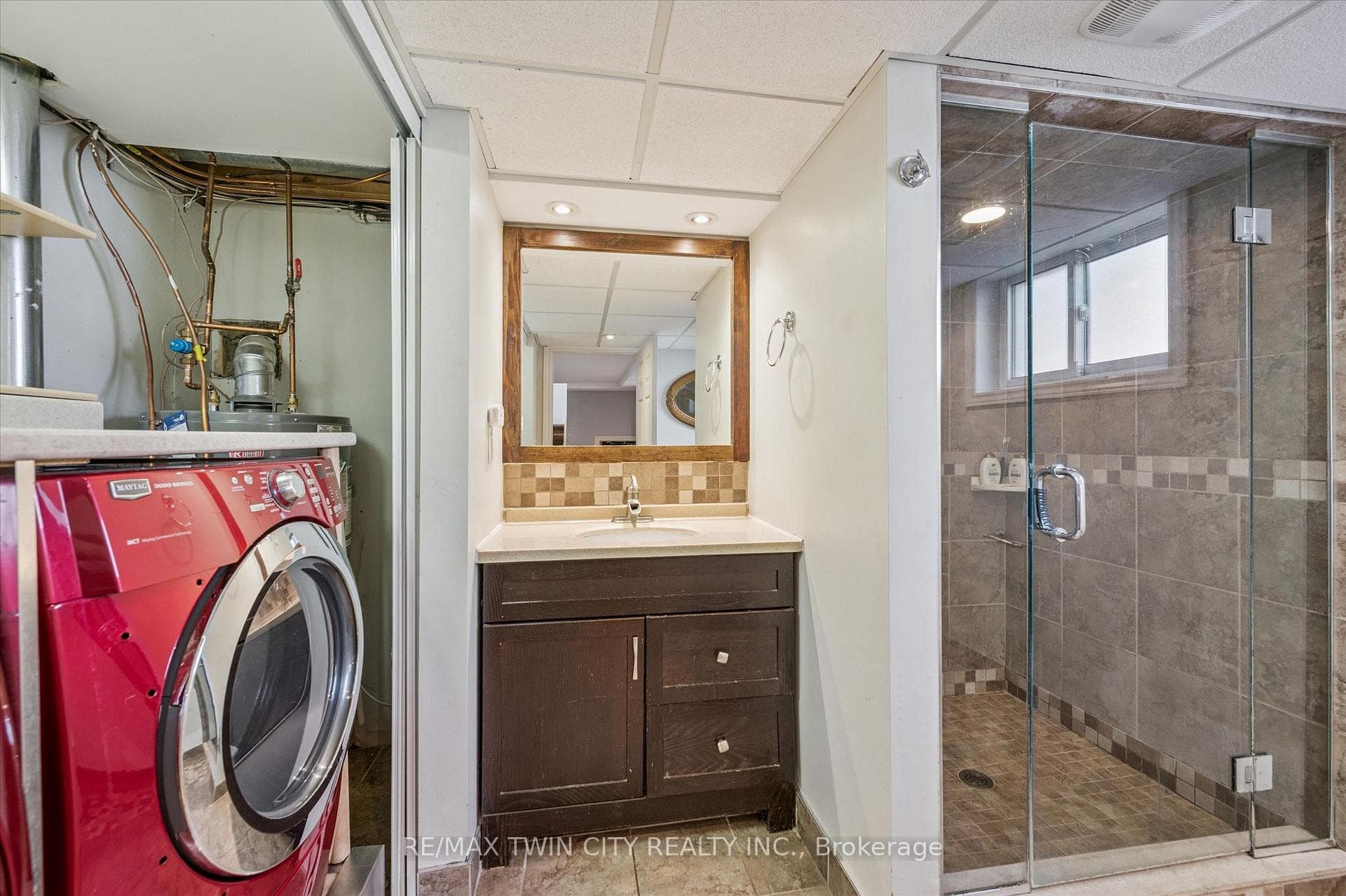 107 Queenston Drive photo 17