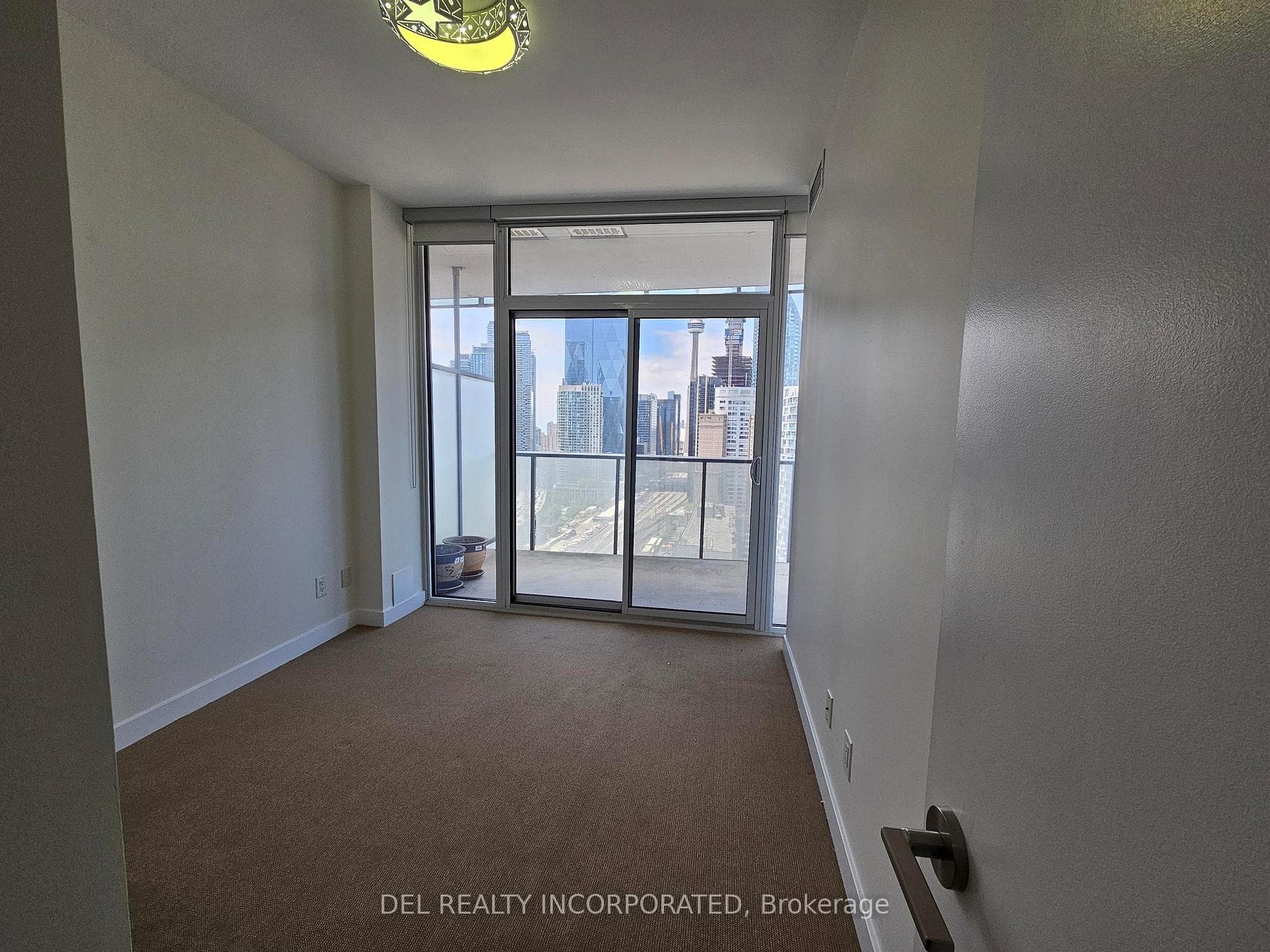 1 Market Street Unit 2403 photo 2