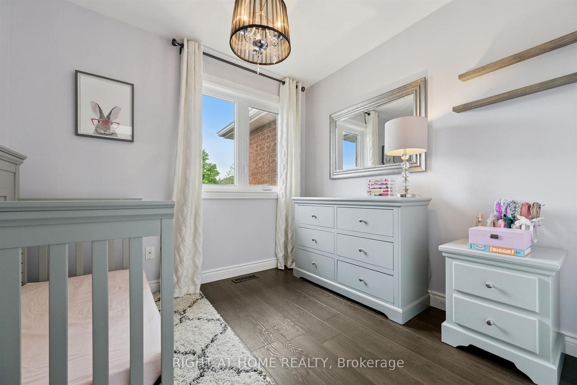 Bright and roomy