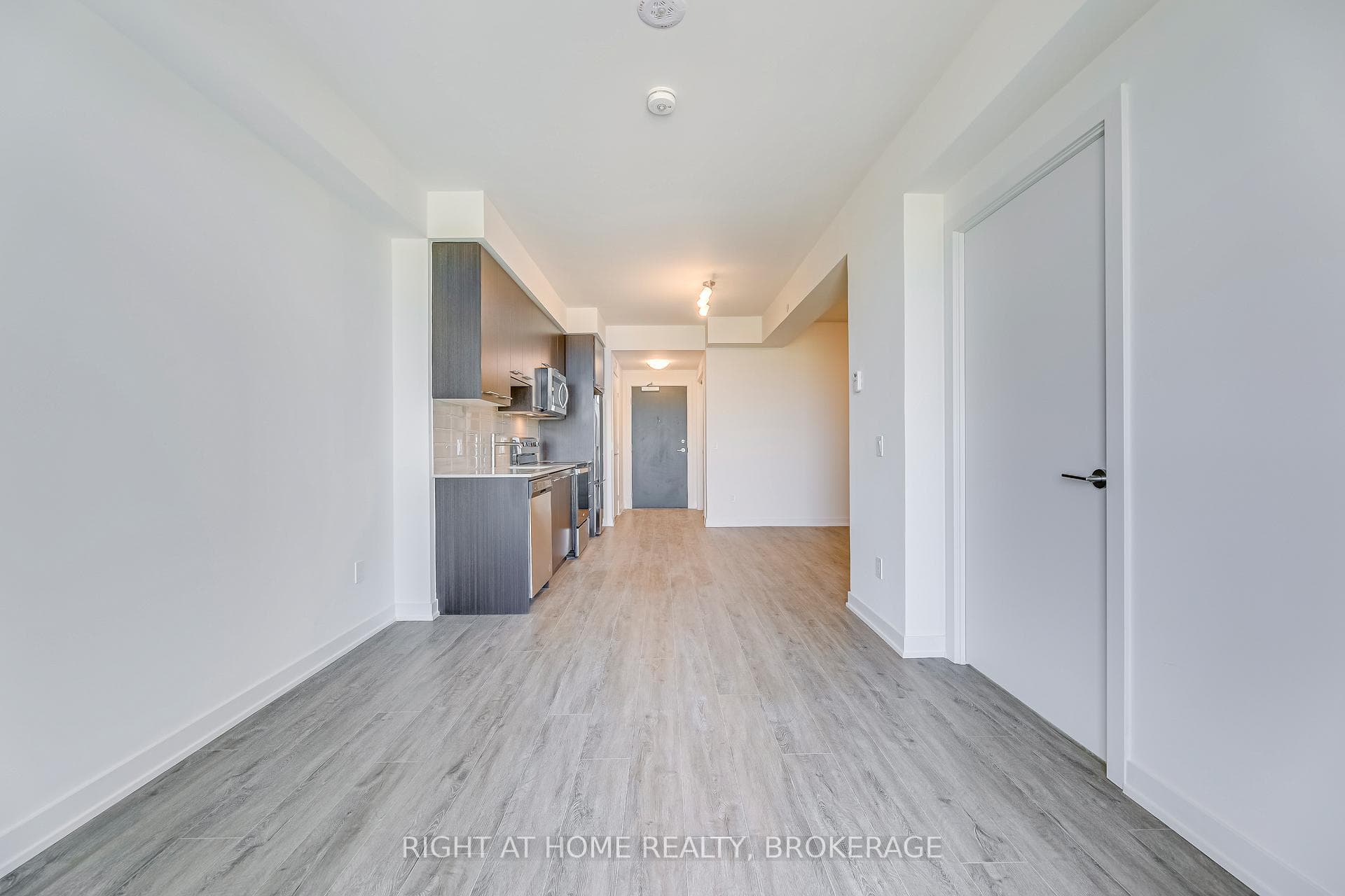 385 Winston Road Unit 1103 photo 5