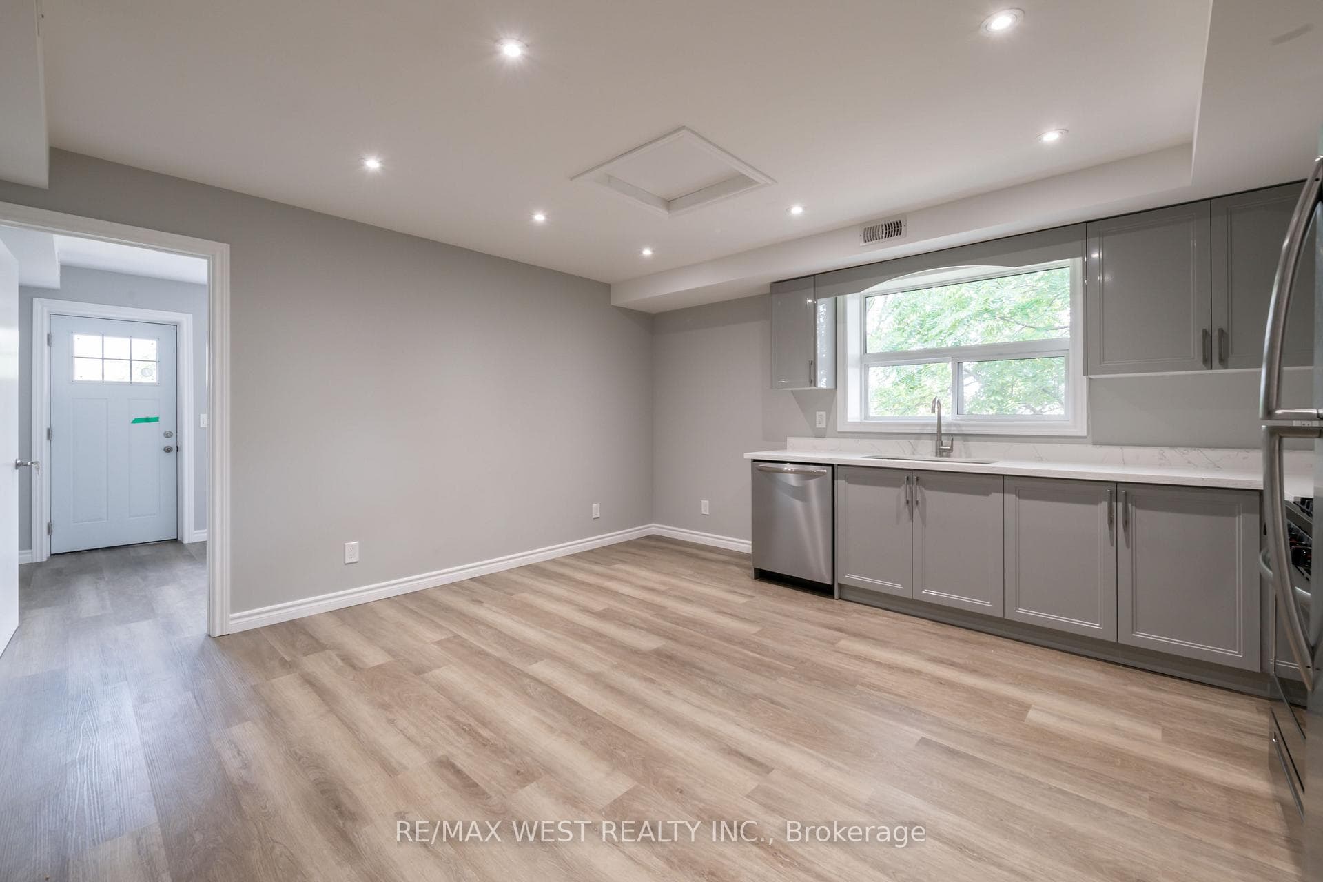 2A Fort Rouille Street Unit 3 photo 5