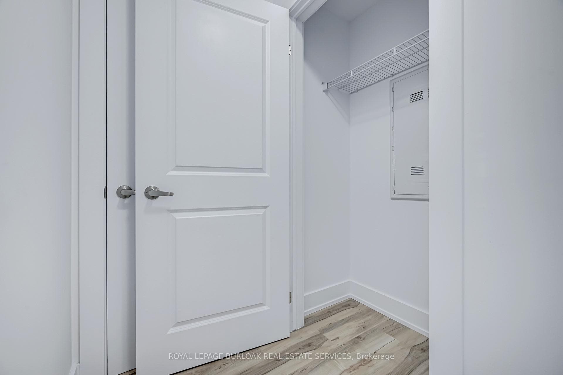 450 Dundas Street Unit 204 photo 19