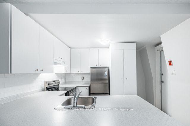 72 Wellesley Street Unit 202 photo 11