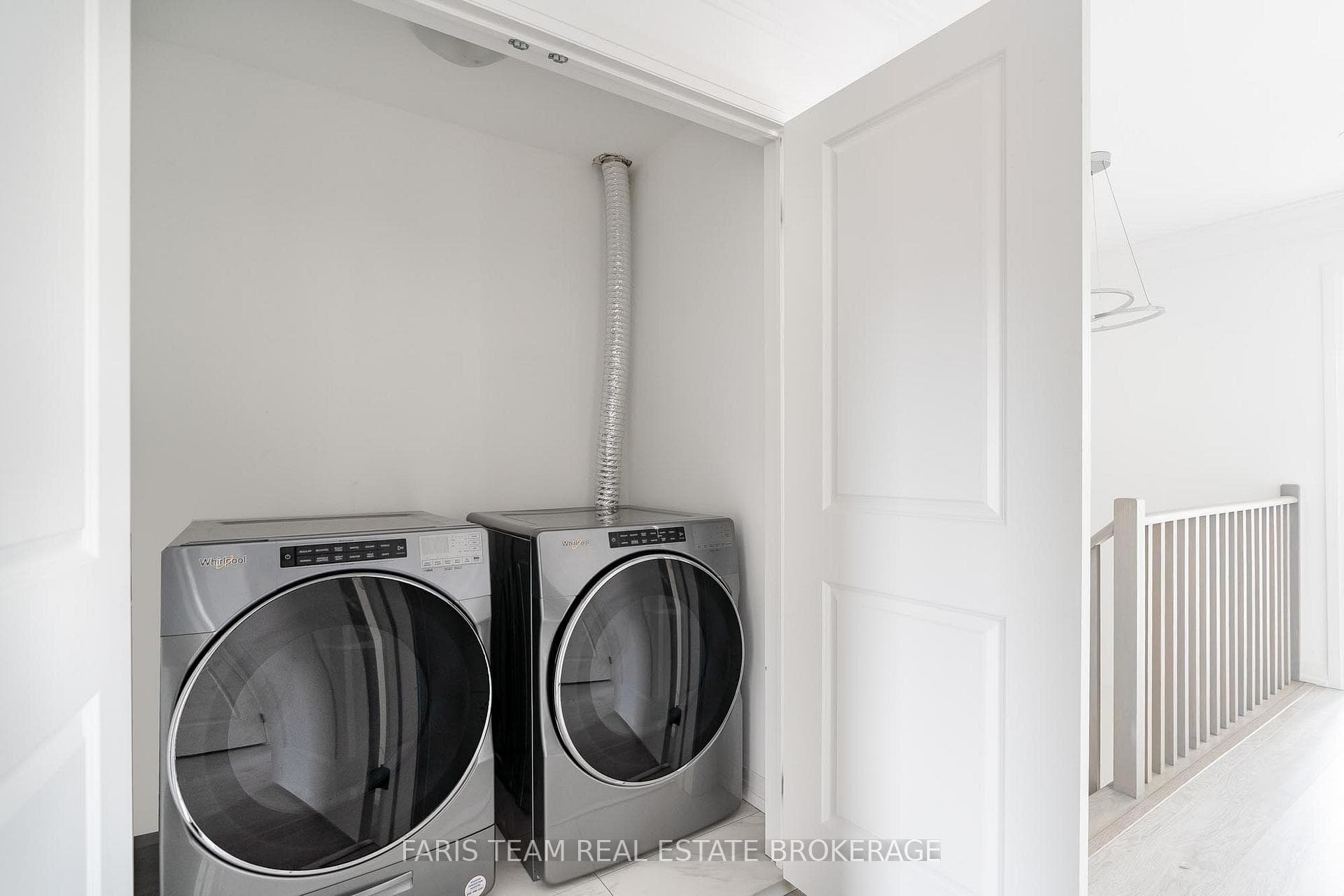 42 Fairlane Avenue photo 32