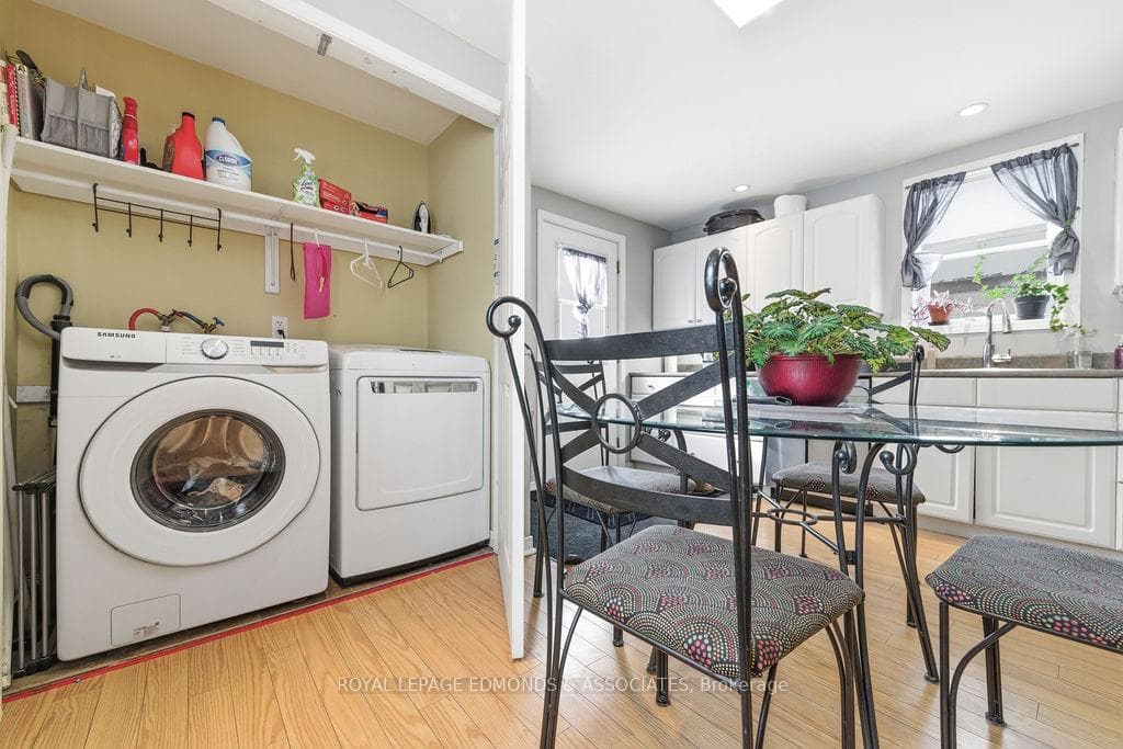408 Moffat Street photo 14