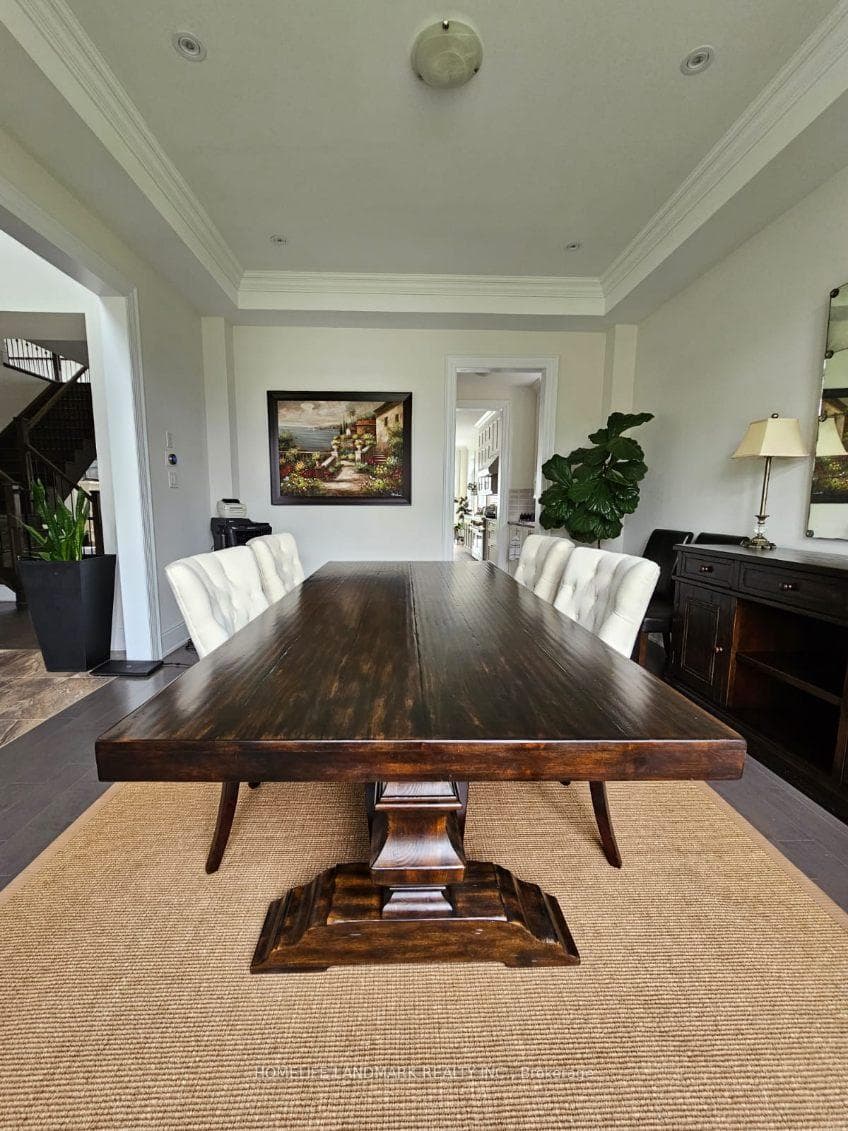 6 Country Club Crescent photo 2