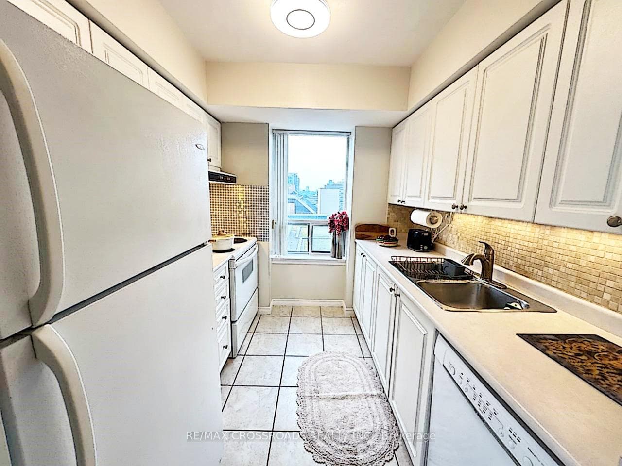 155 Beecroft Road Unit 906 photo 15