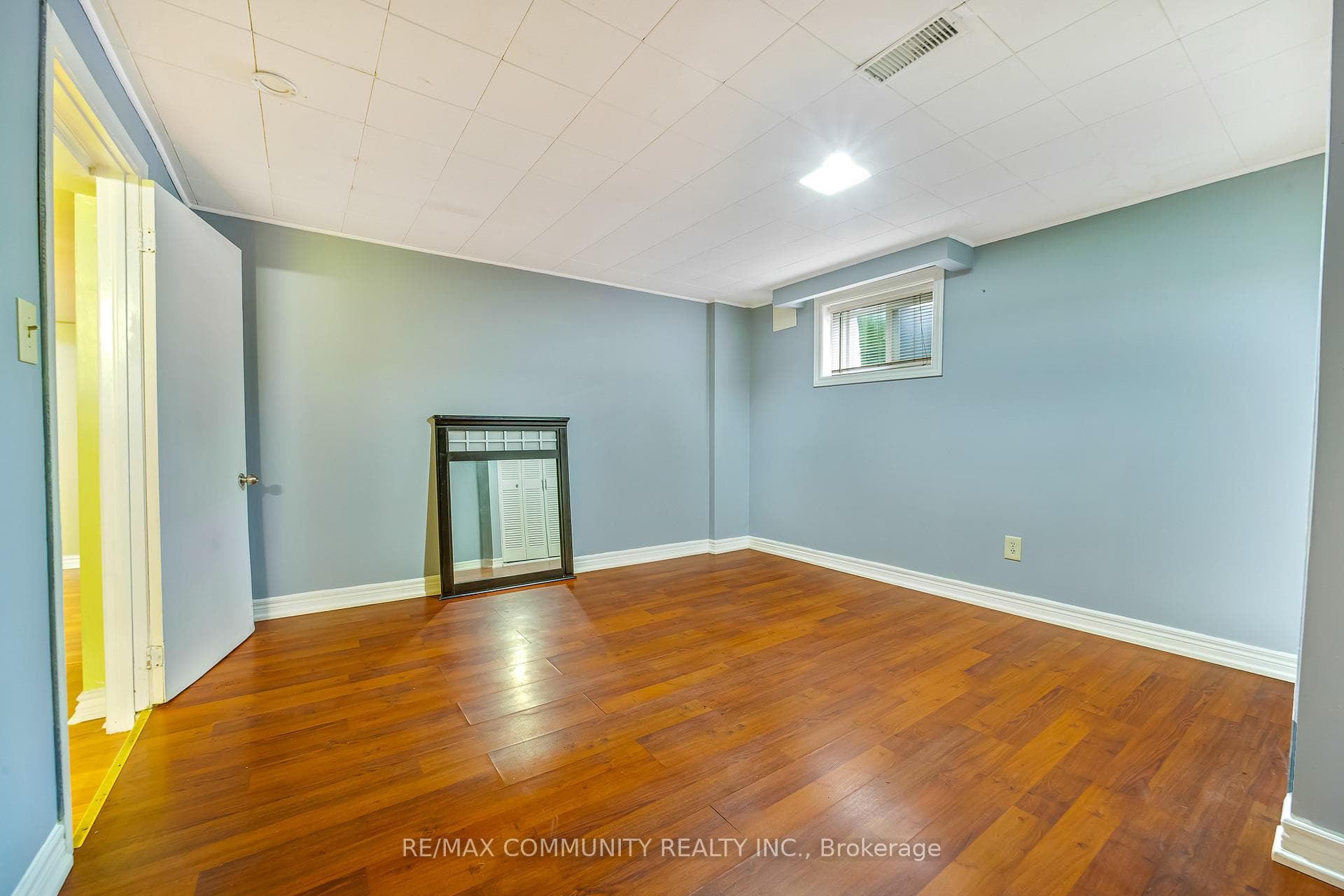 24 Hurley Crescent photo 32