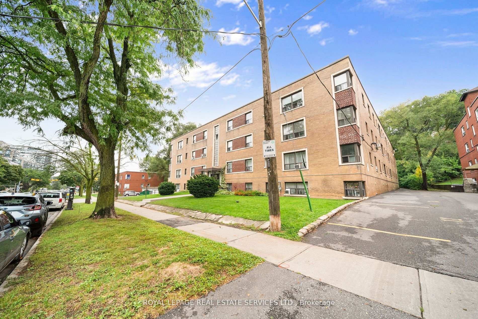 308 The Kingsway N/A Unit 110 photo 9