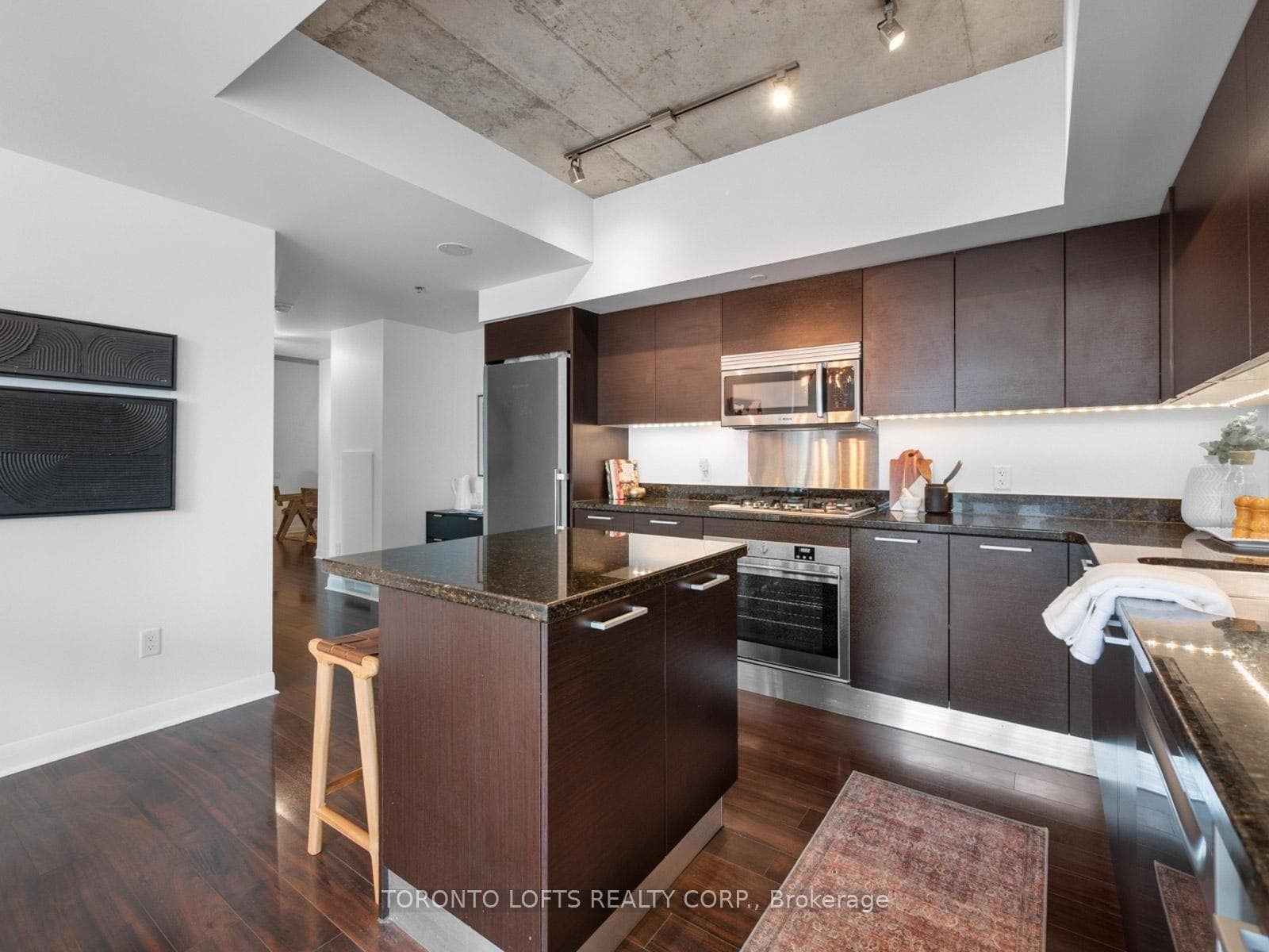 375 King Street Unit 1502 photo 8