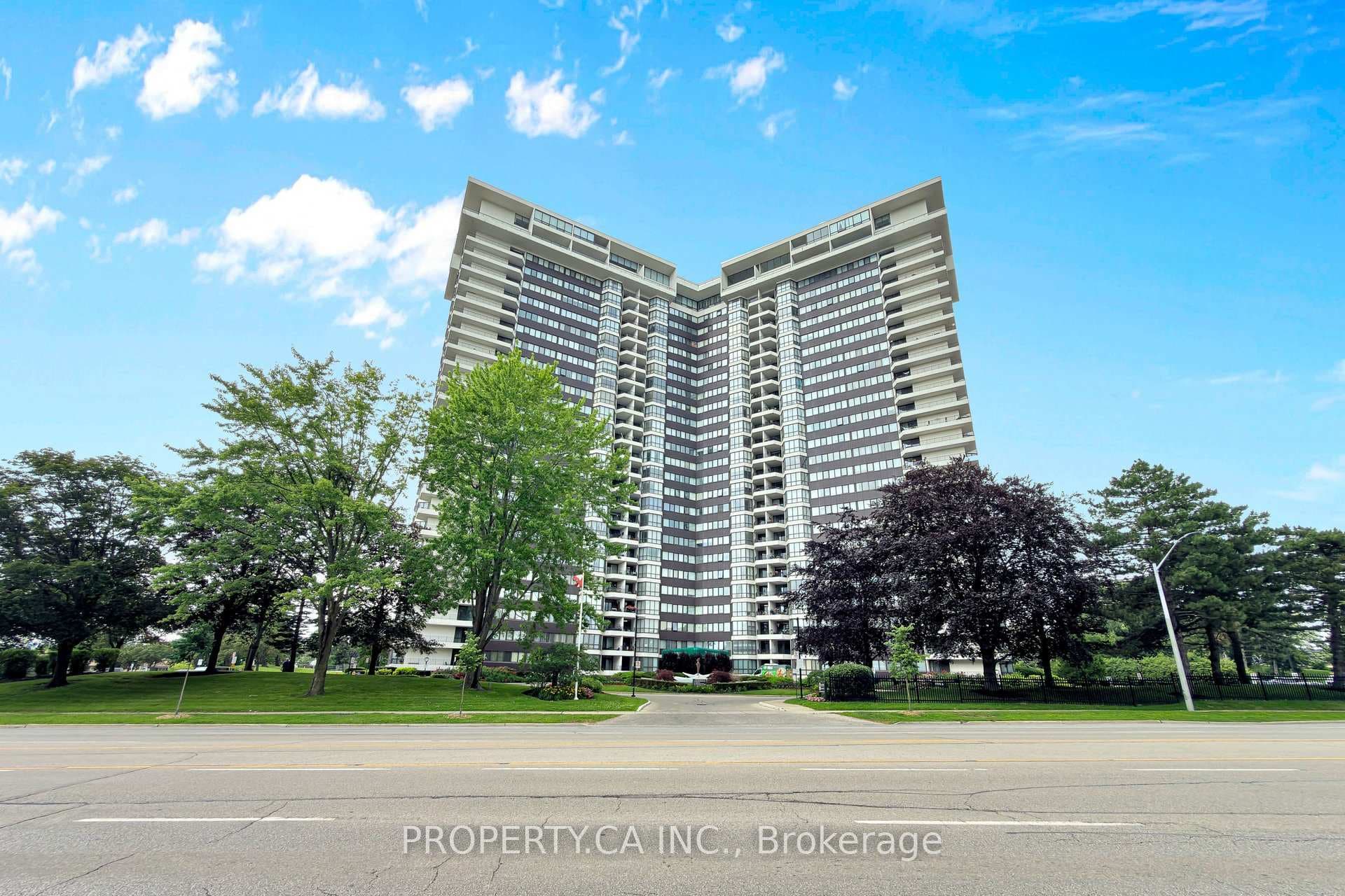 1333 Bloor Street Unit 802 photo 1