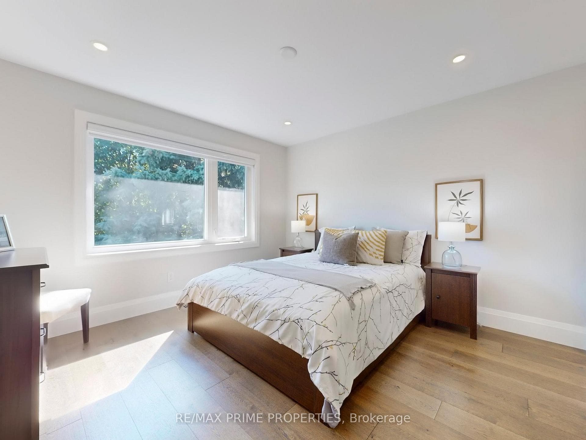 116 Pinegrove Avenue photo 14